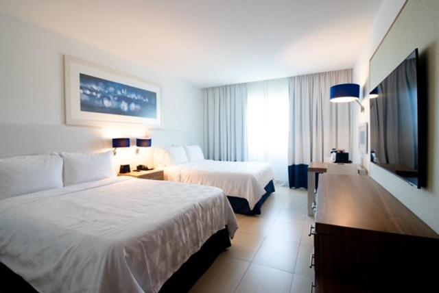 Standard Queen Room - Accessible photo 2
