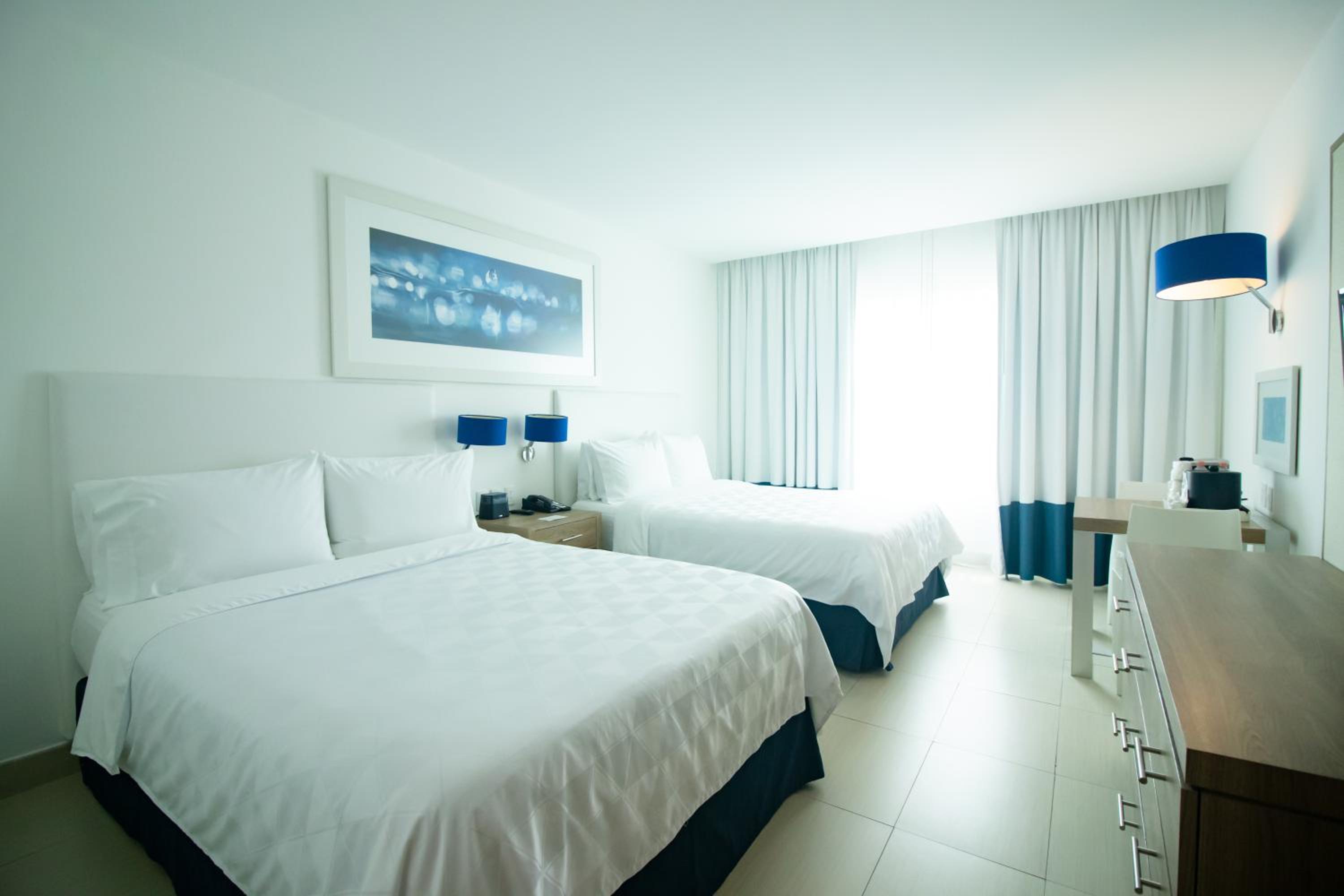 Standard Queen Room - Accessible photo 3