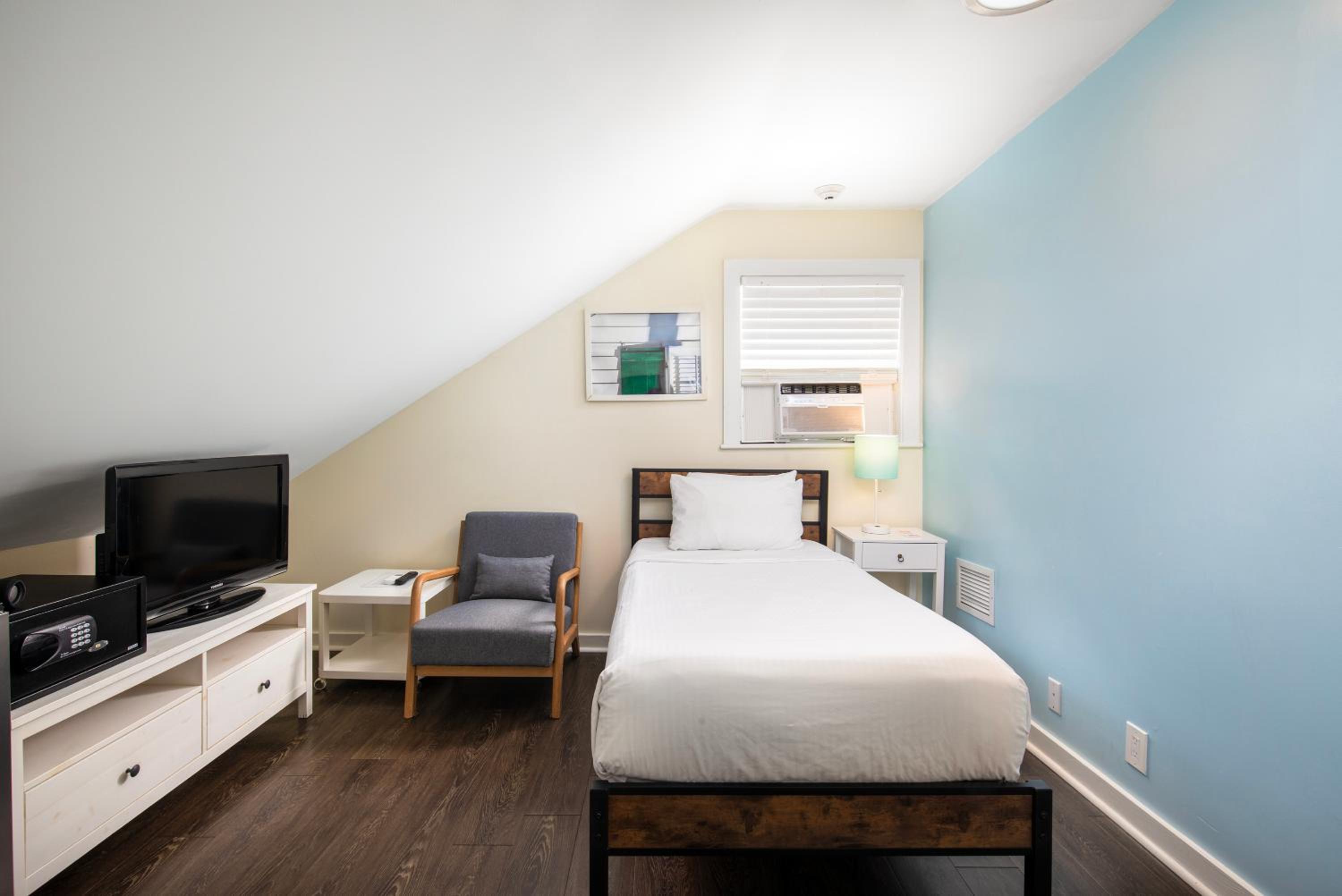Southernmost Attic Single Bed