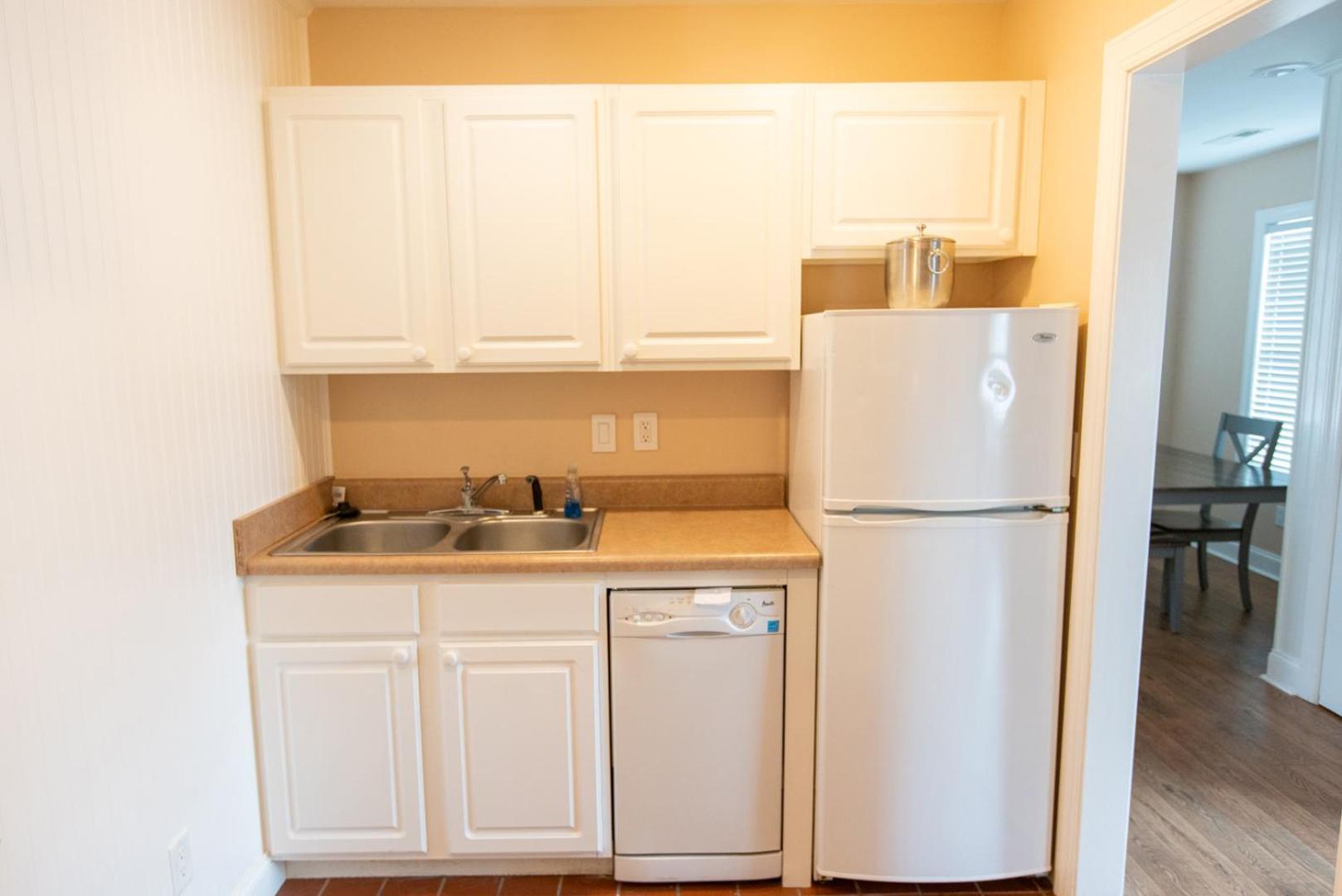 One-Bedroom Apartment - Photo 5