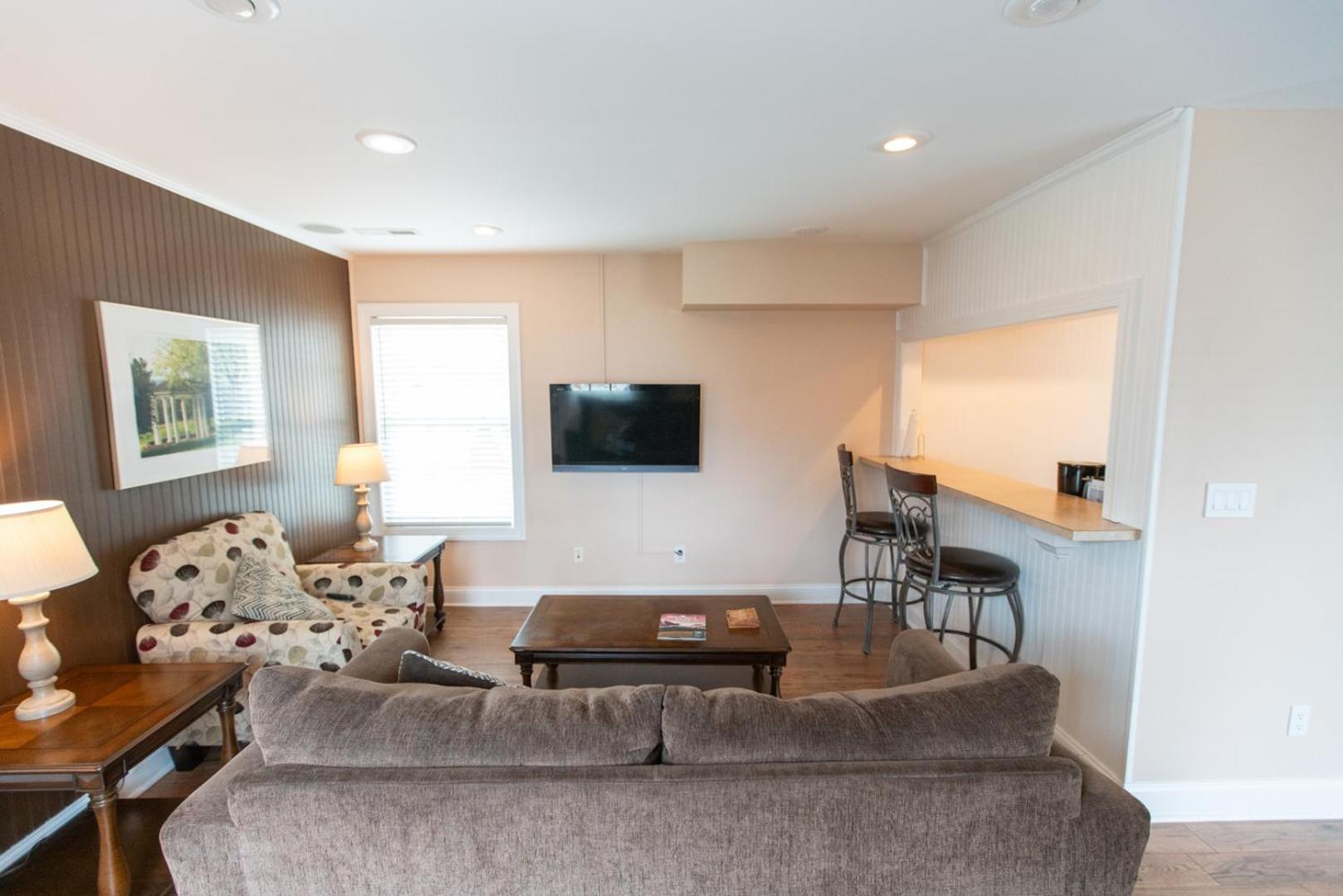 One-Bedroom Apartment - Photo 1