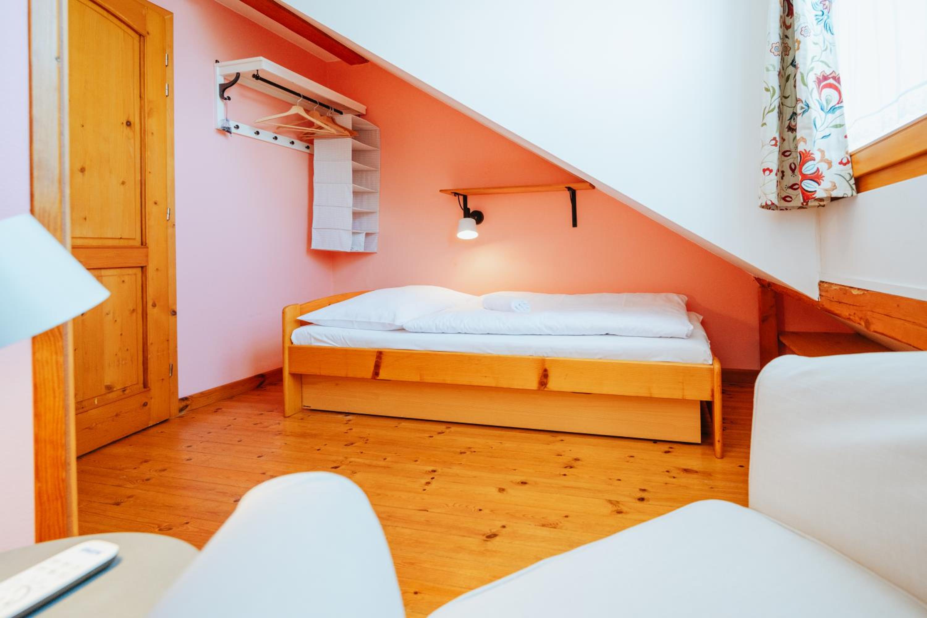 Single Room photo 3