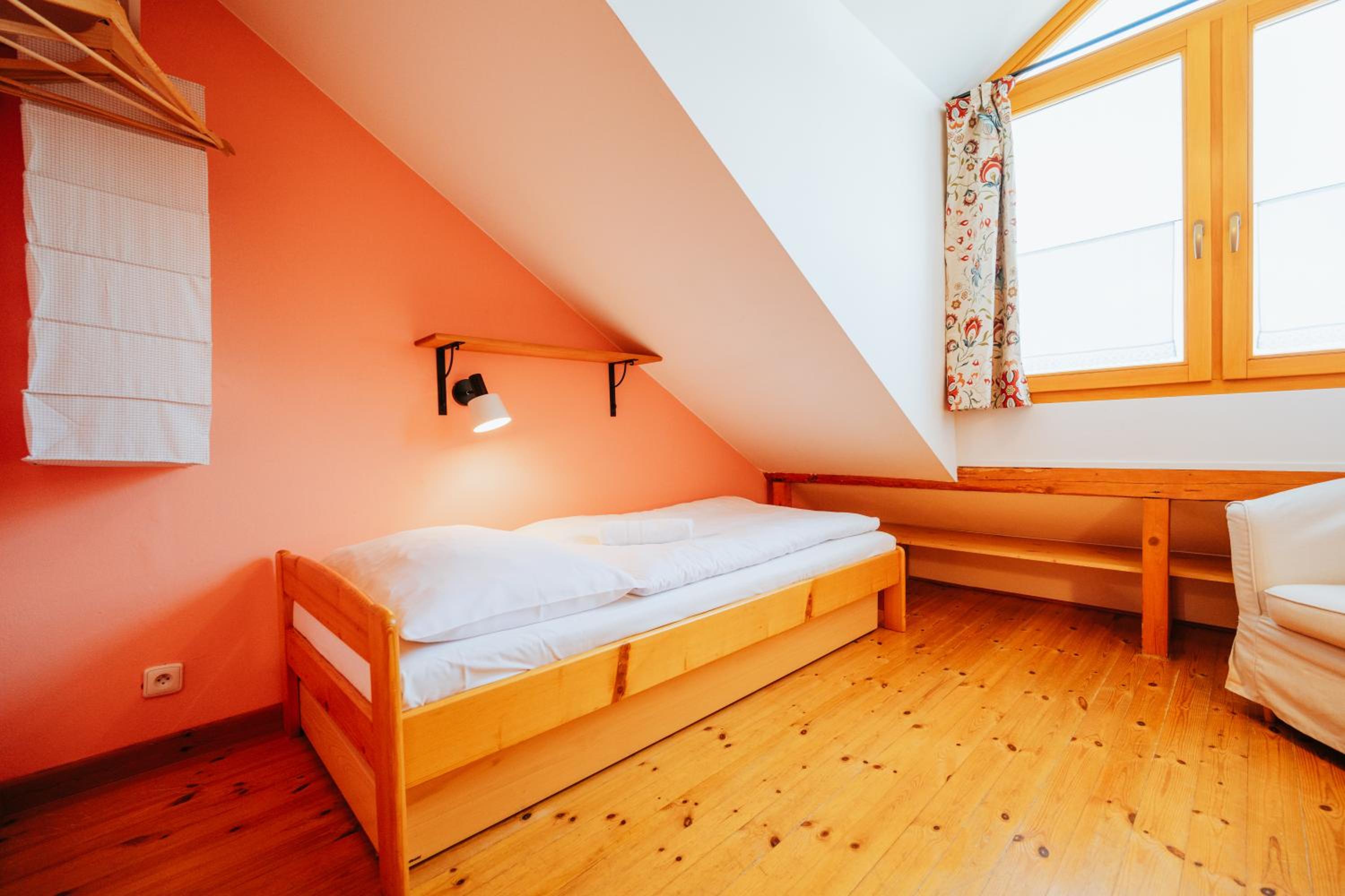 Single Room photo 2