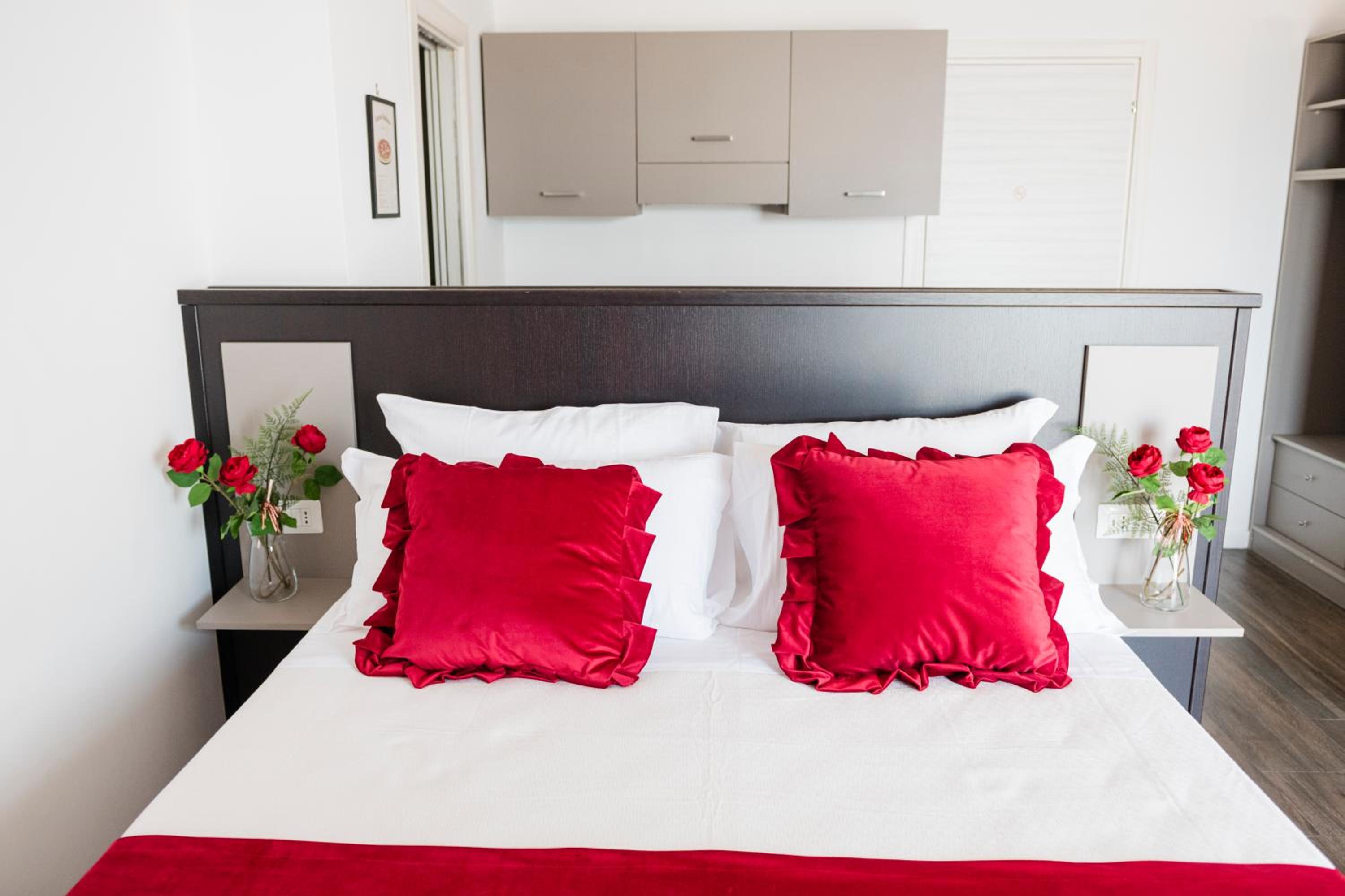 Deluxe Double Room with Balcony and Sea View
