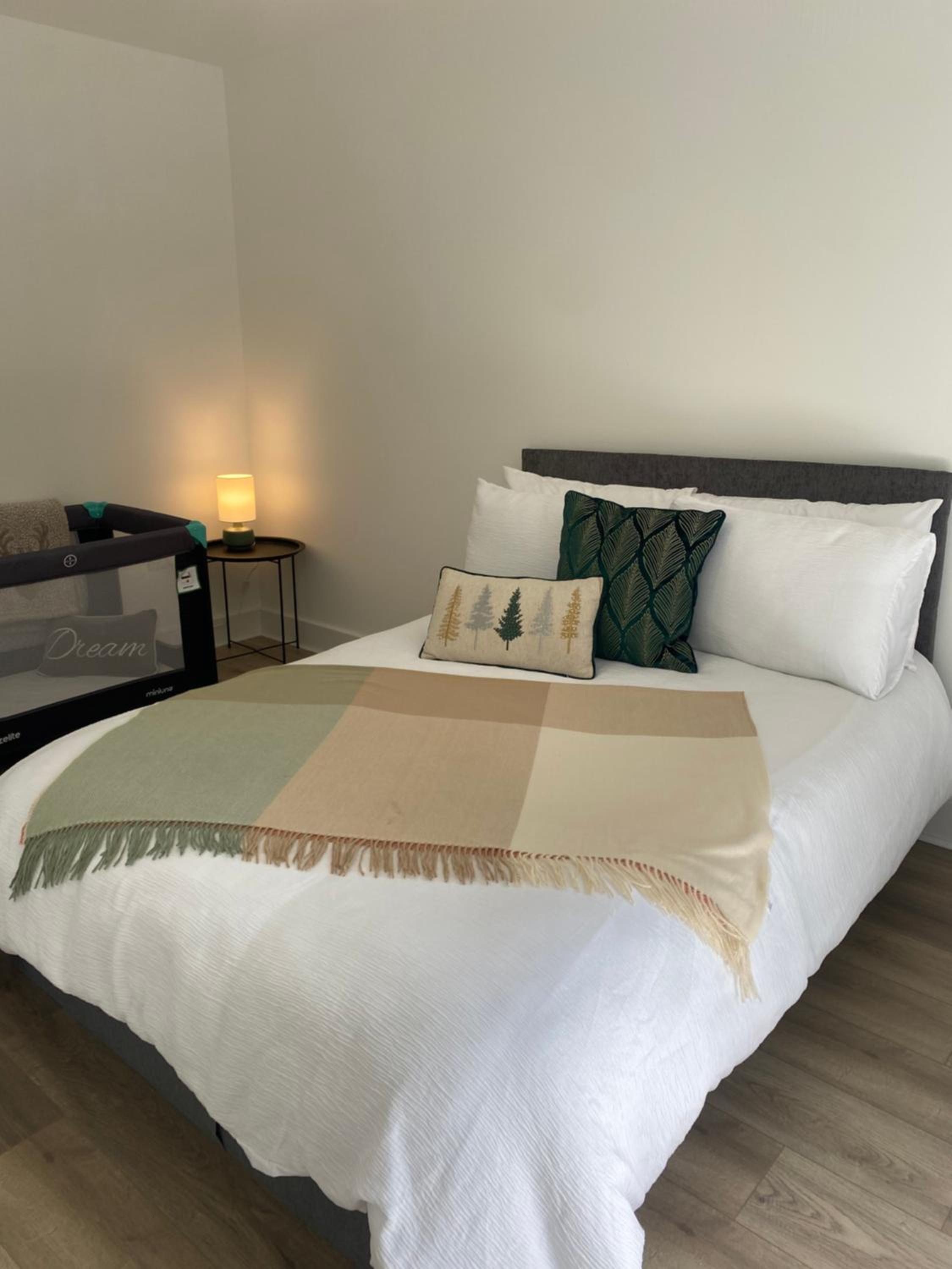 One-Bedroom House photo 1
