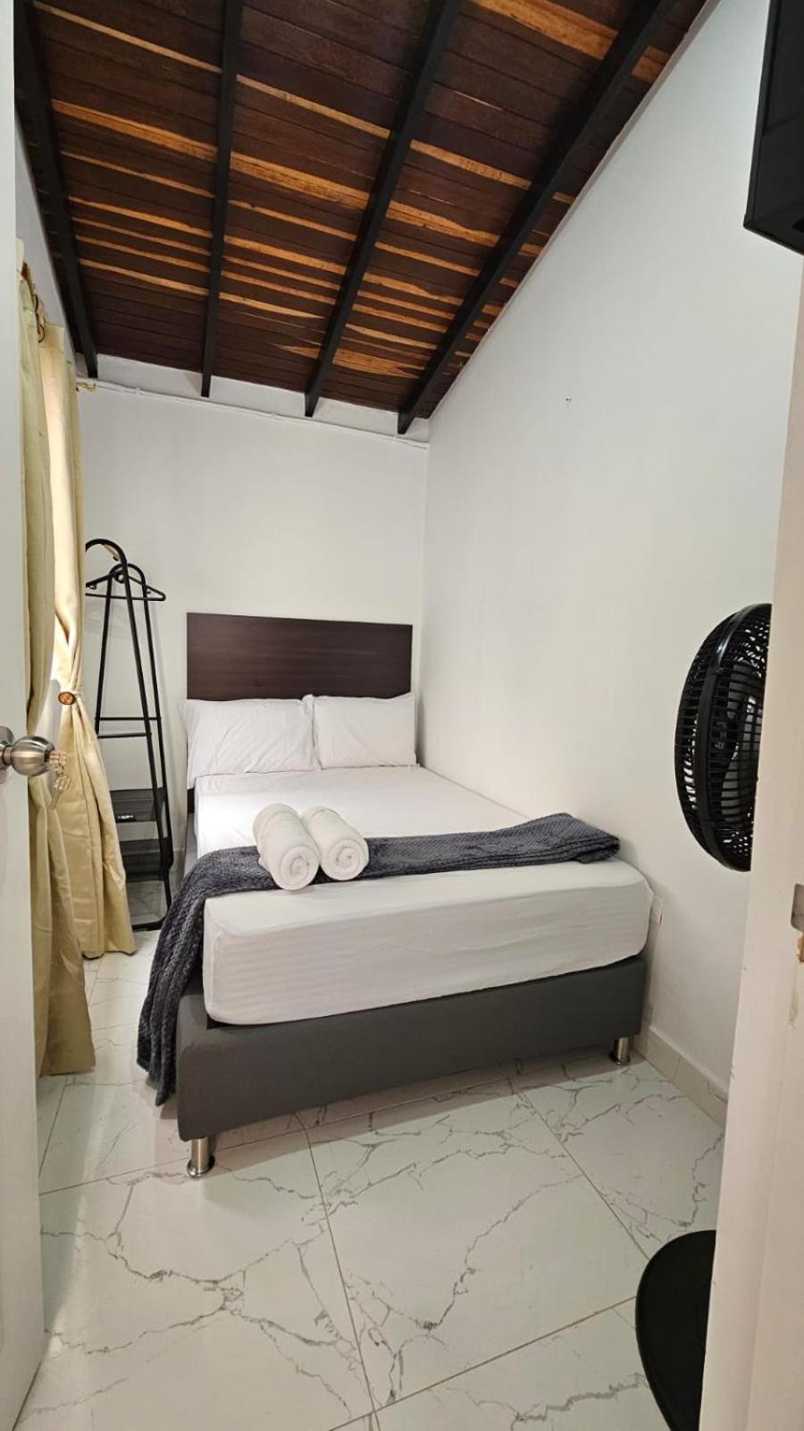 Double Room With Shared Bathroom photo 2