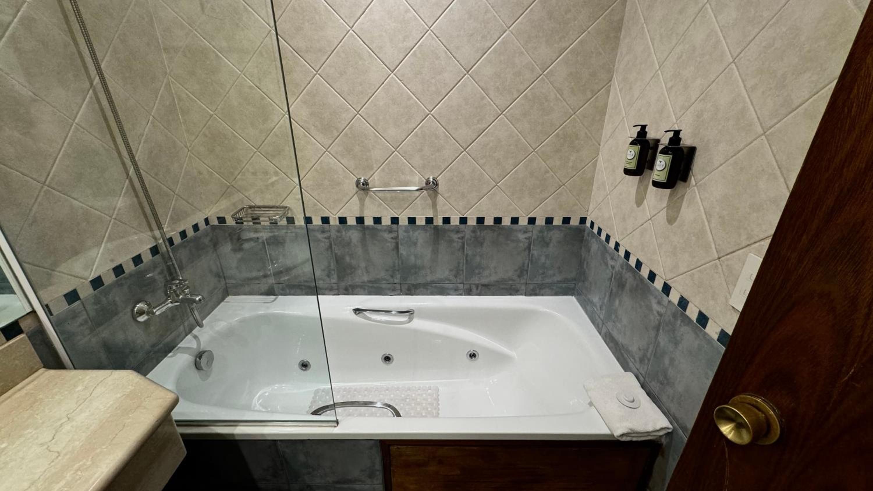 Executive Suite photo 3
