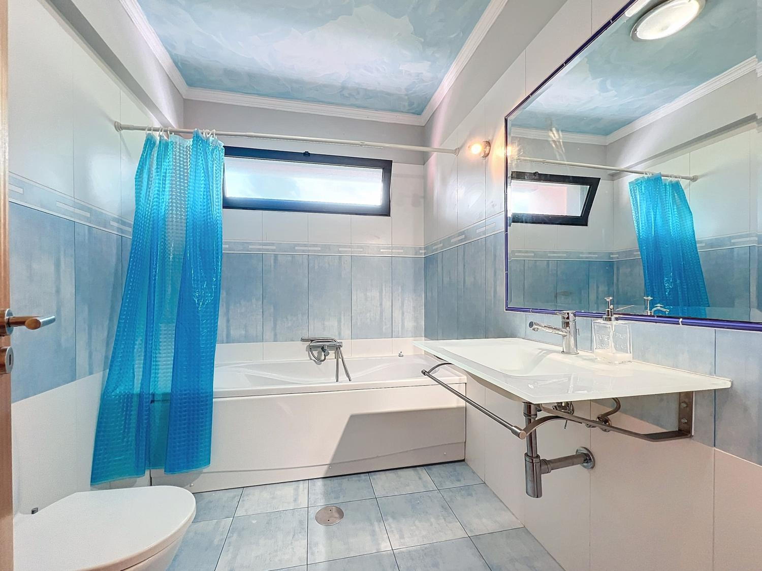 Three-Bedroom House photo 2