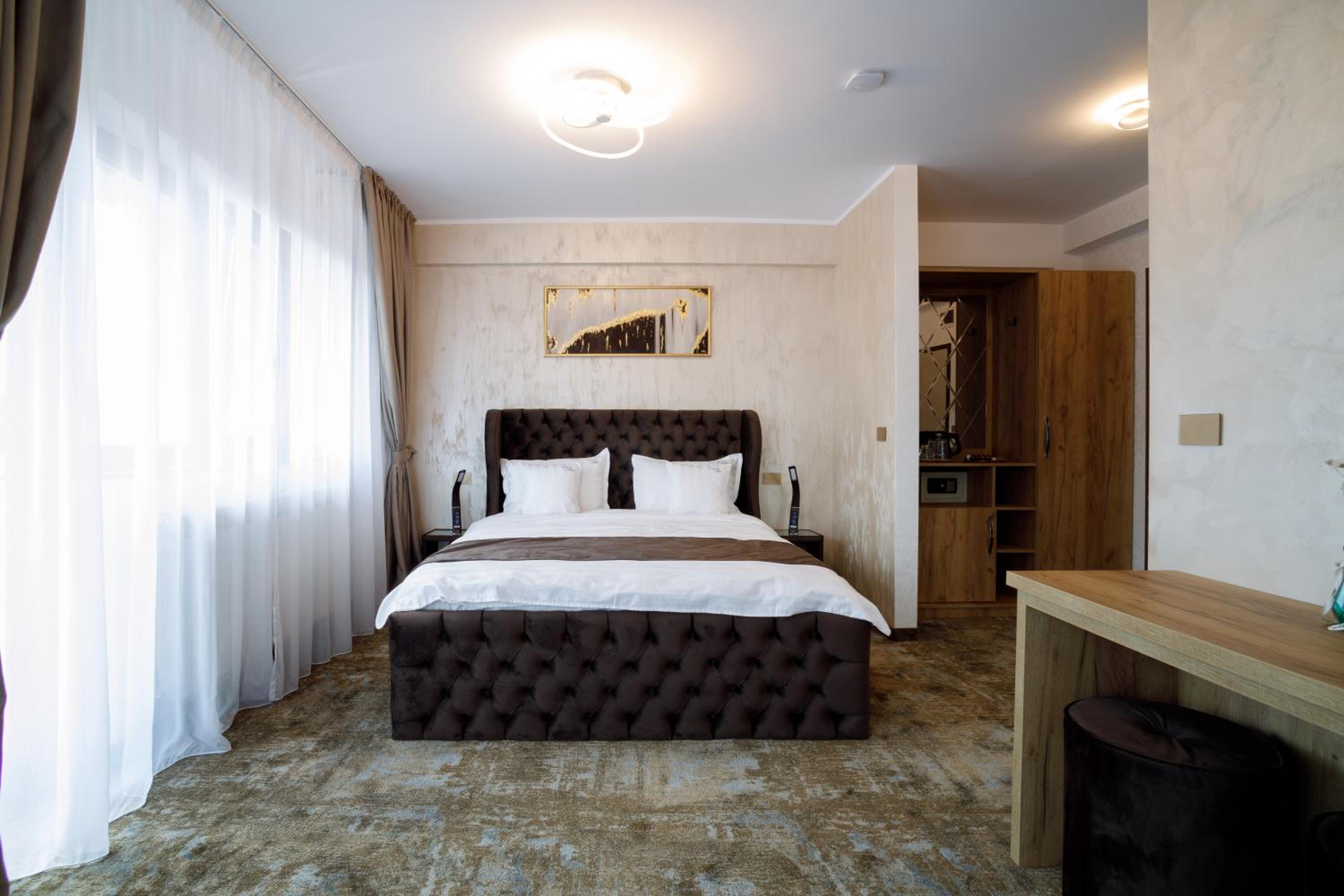 King Room With Balcony