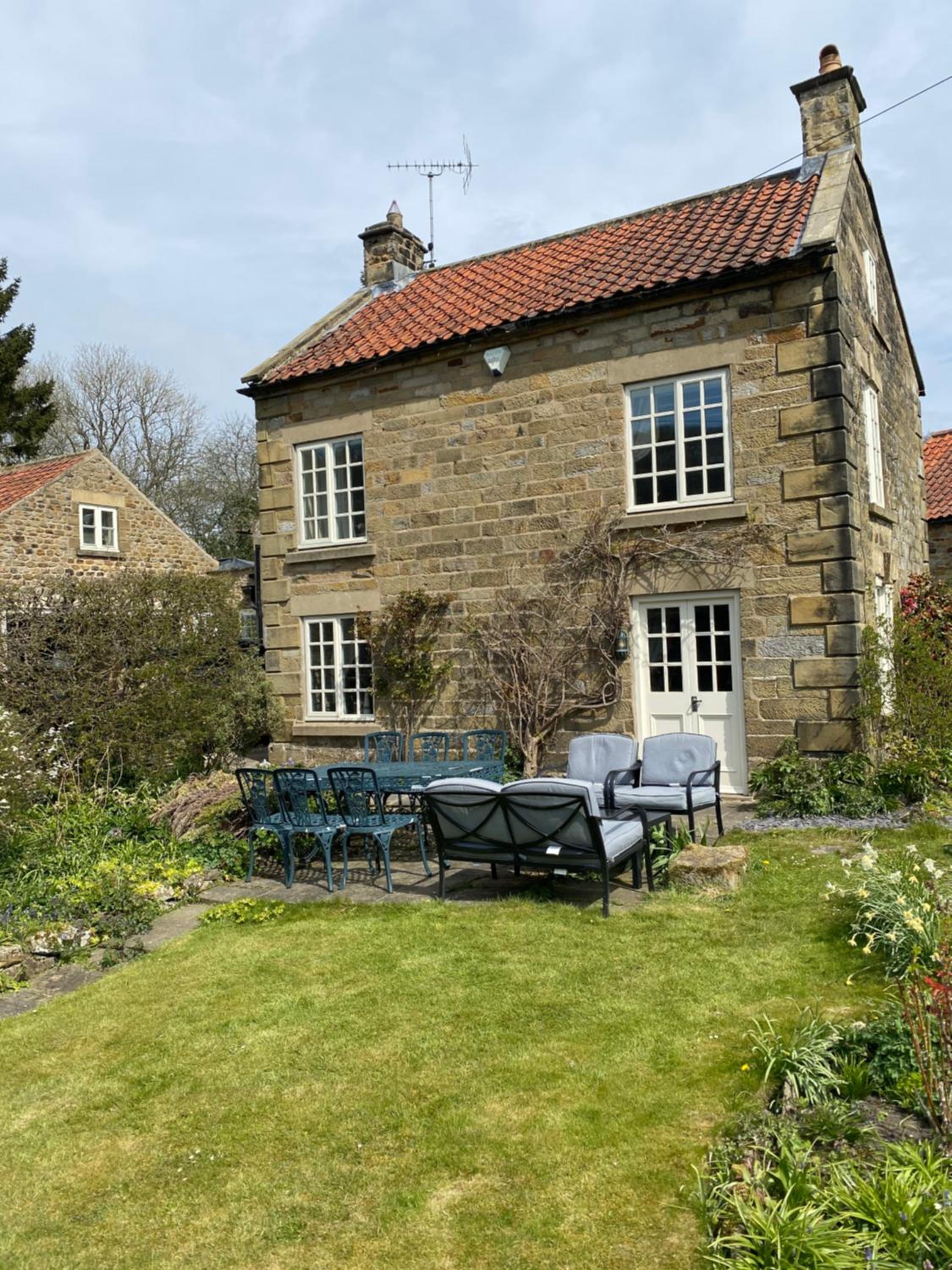 Four-Bedroom House photo 2