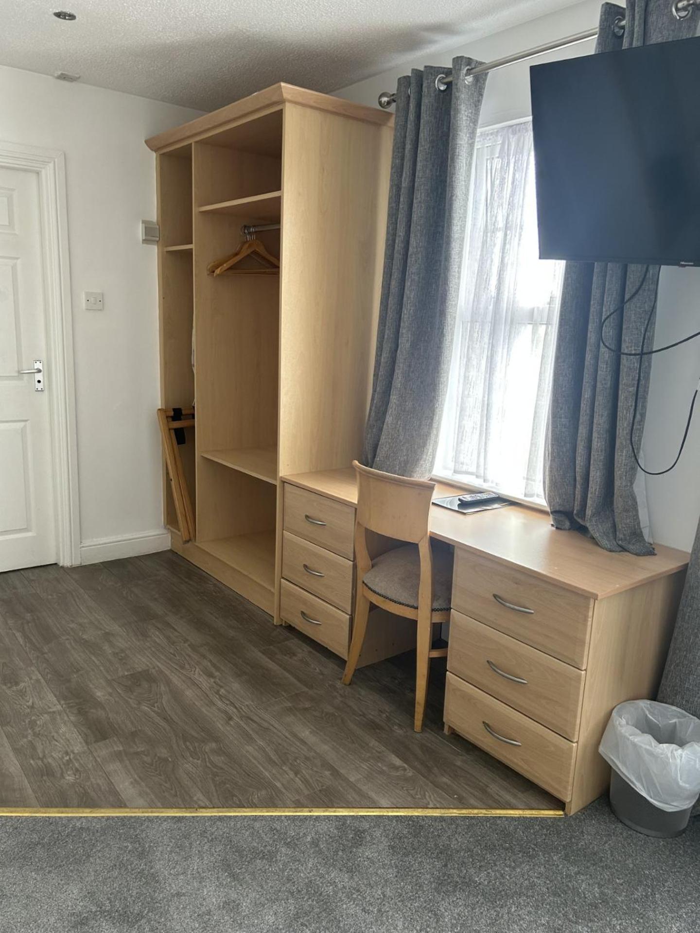 Double Room - Photo 5