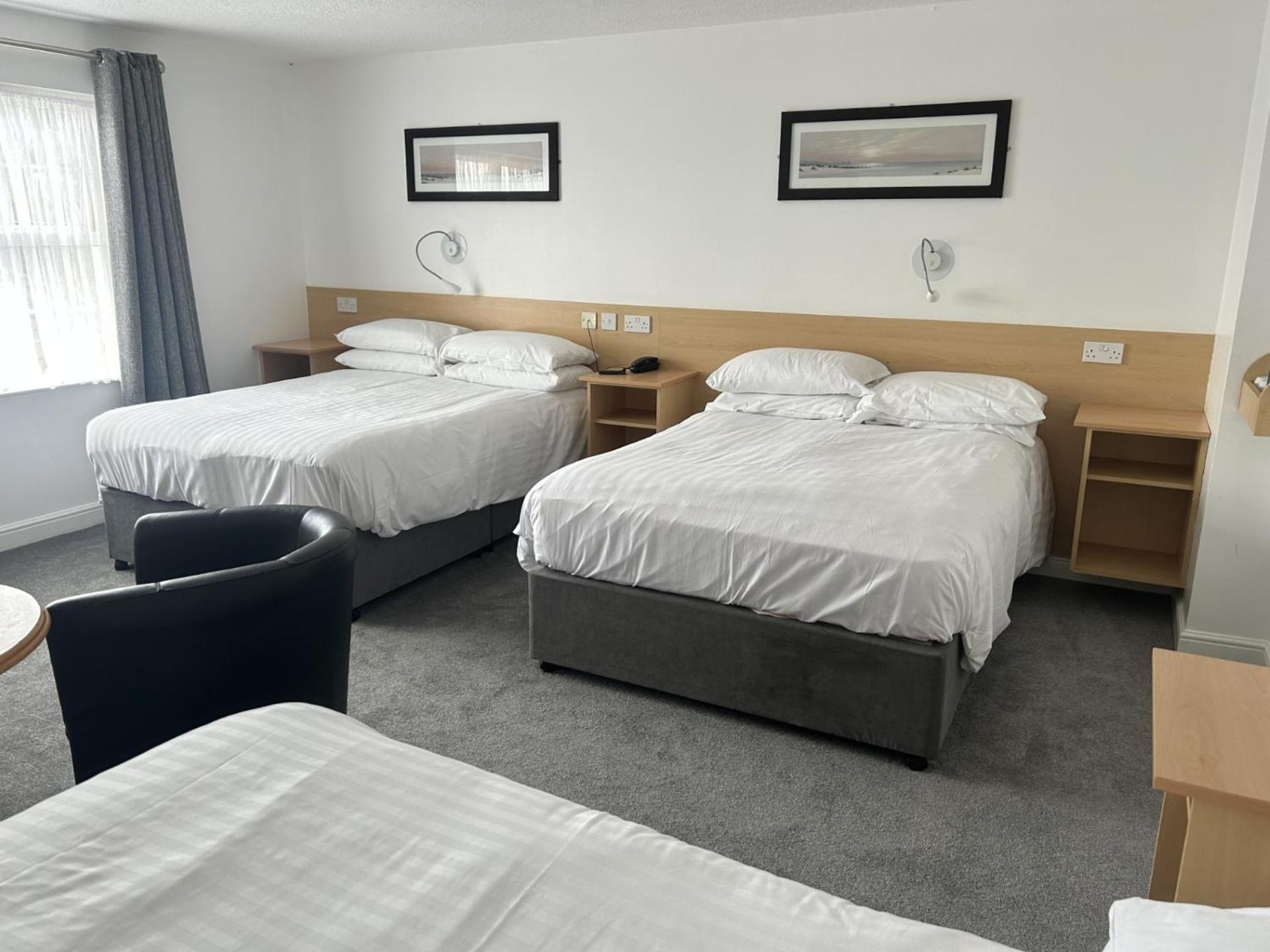 Twin Room - Photo 6