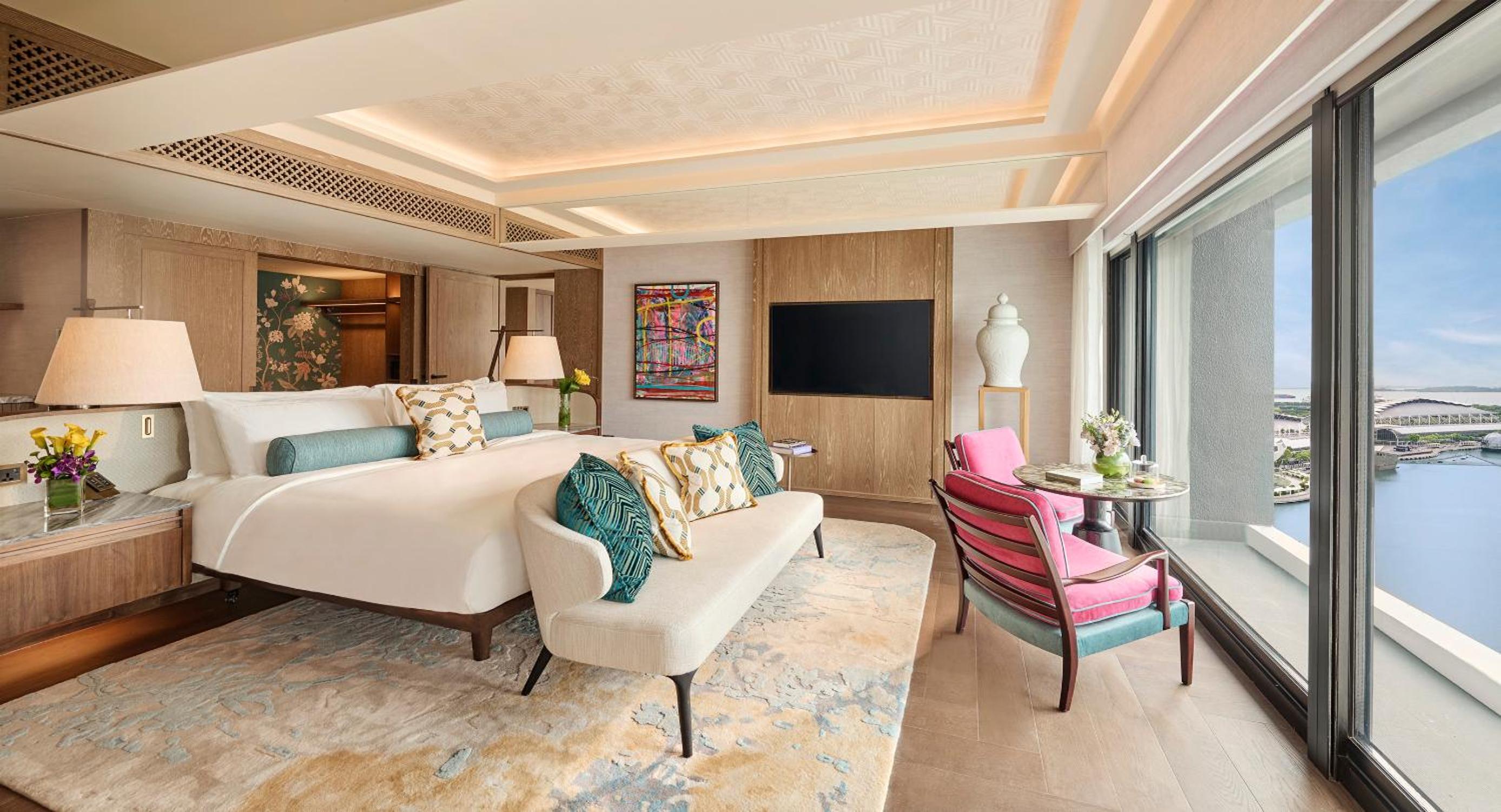 Four-Bedroom Royal Marina Bay Penthouse thumbnail 5