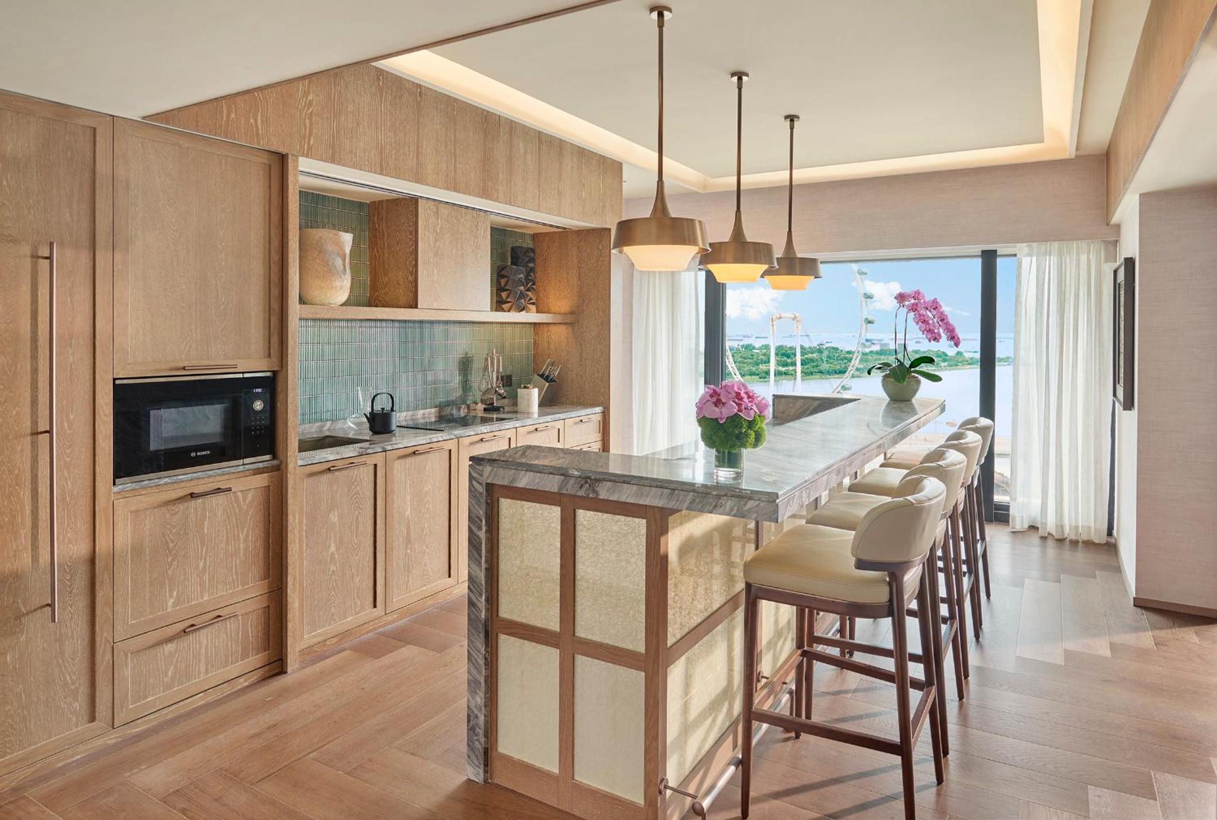 Four-Bedroom Royal Marina Bay Penthouse thumbnail 5