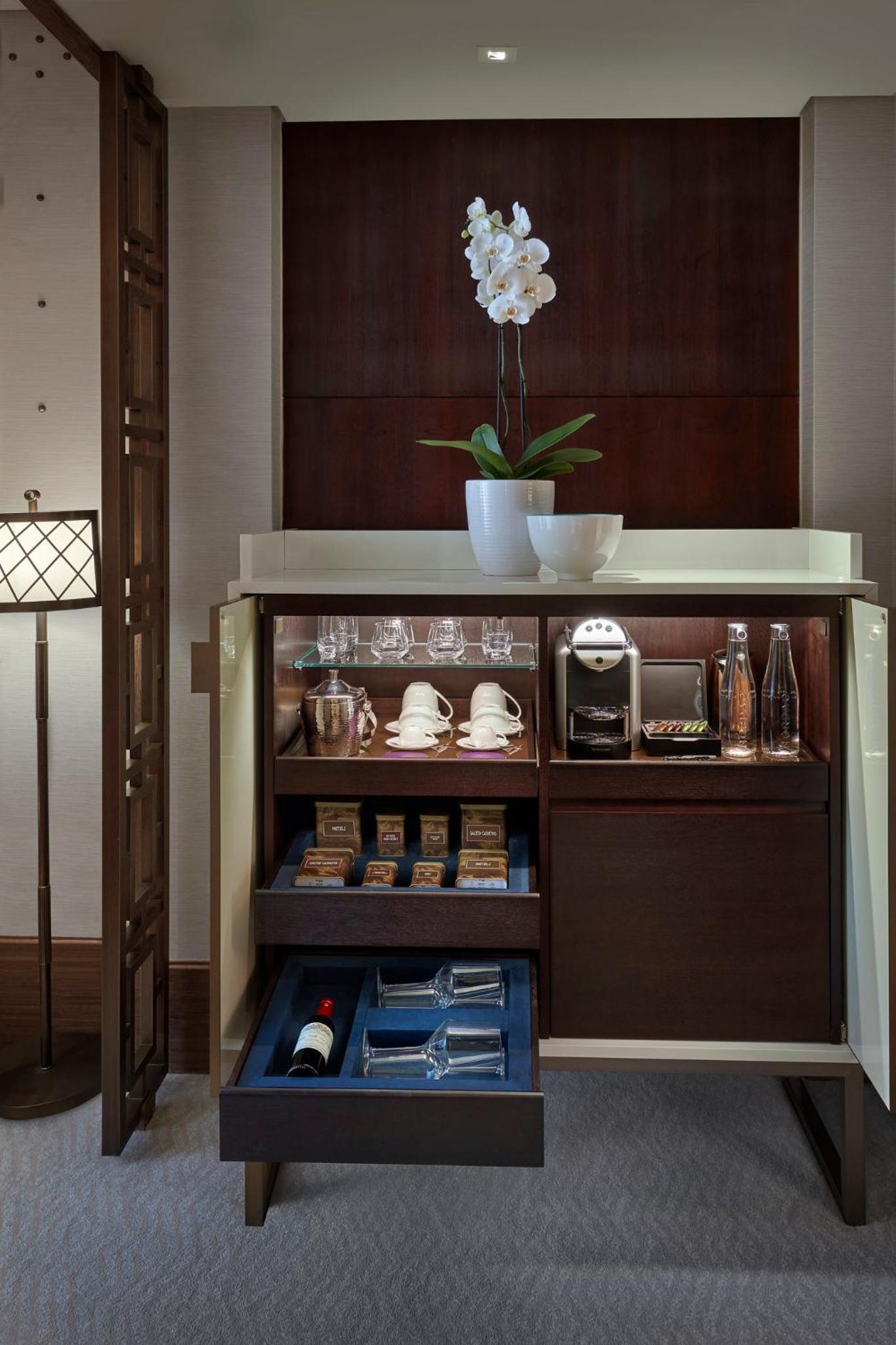 Deluxe Room King - Photo 2