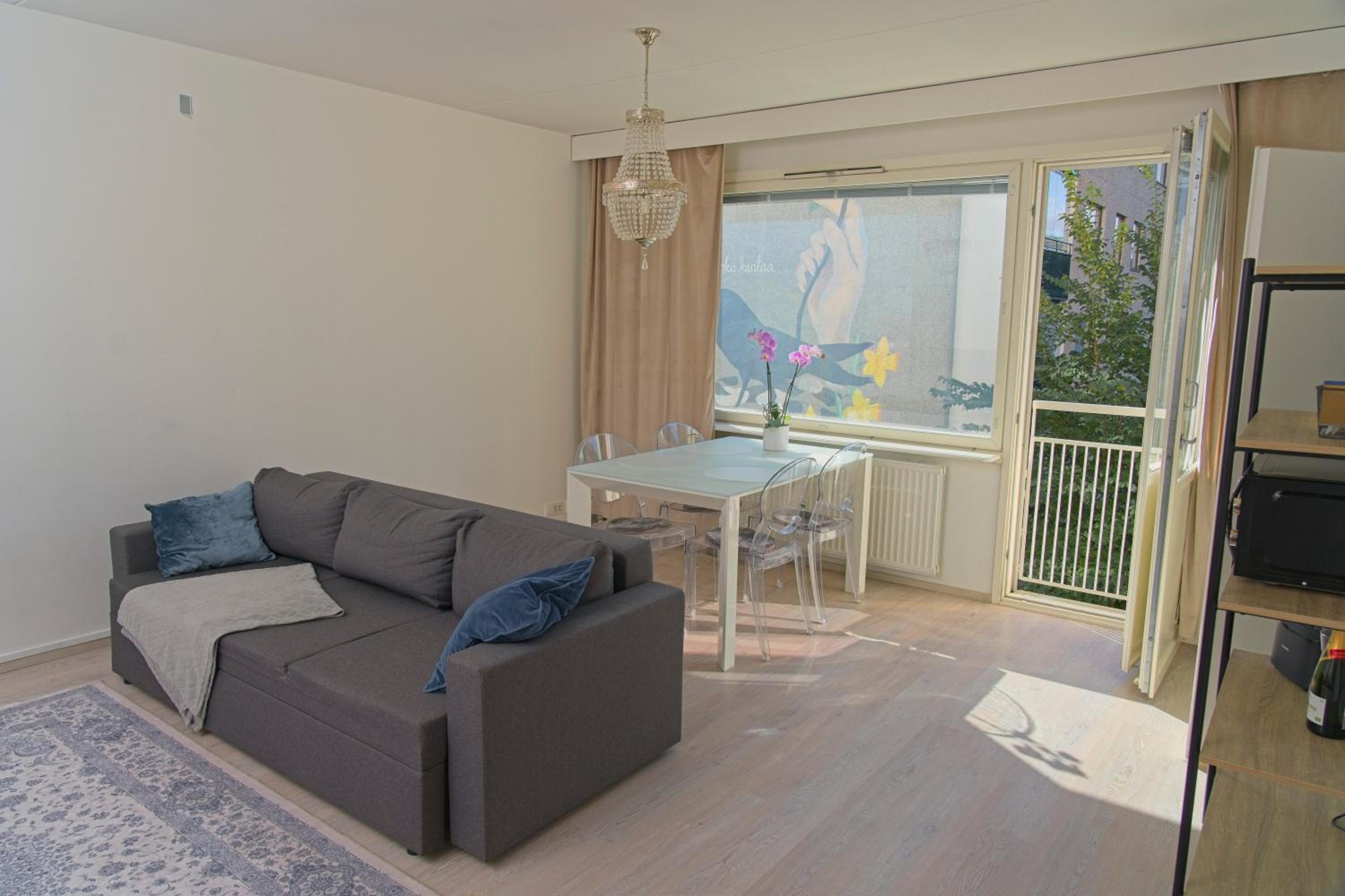 One-Bedroom Apartment