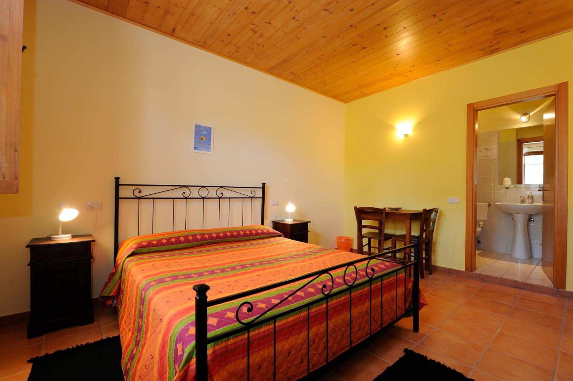 Double Room with Private Bathroom photo 3
