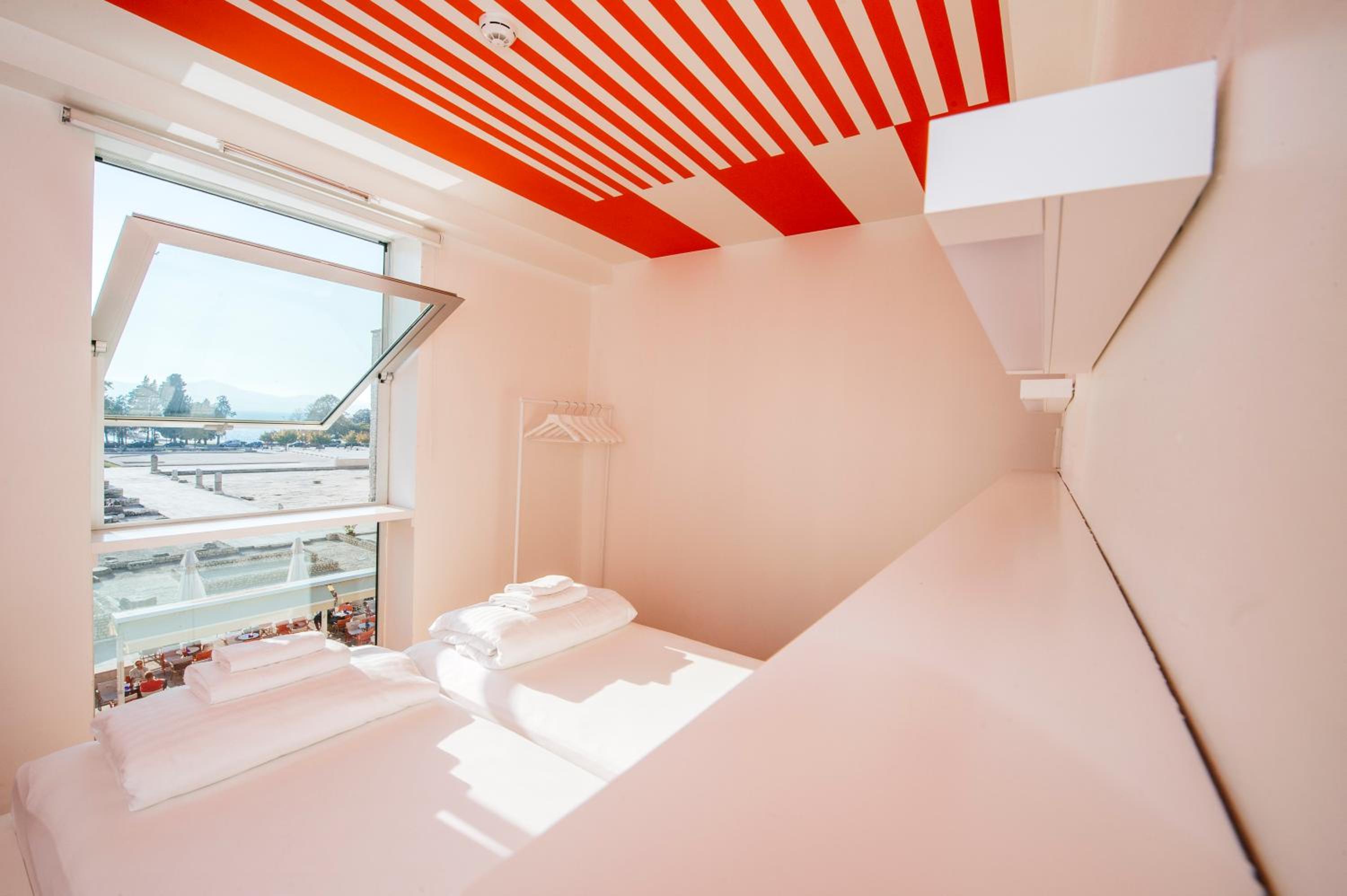 Standard Twin Room - Photo 5