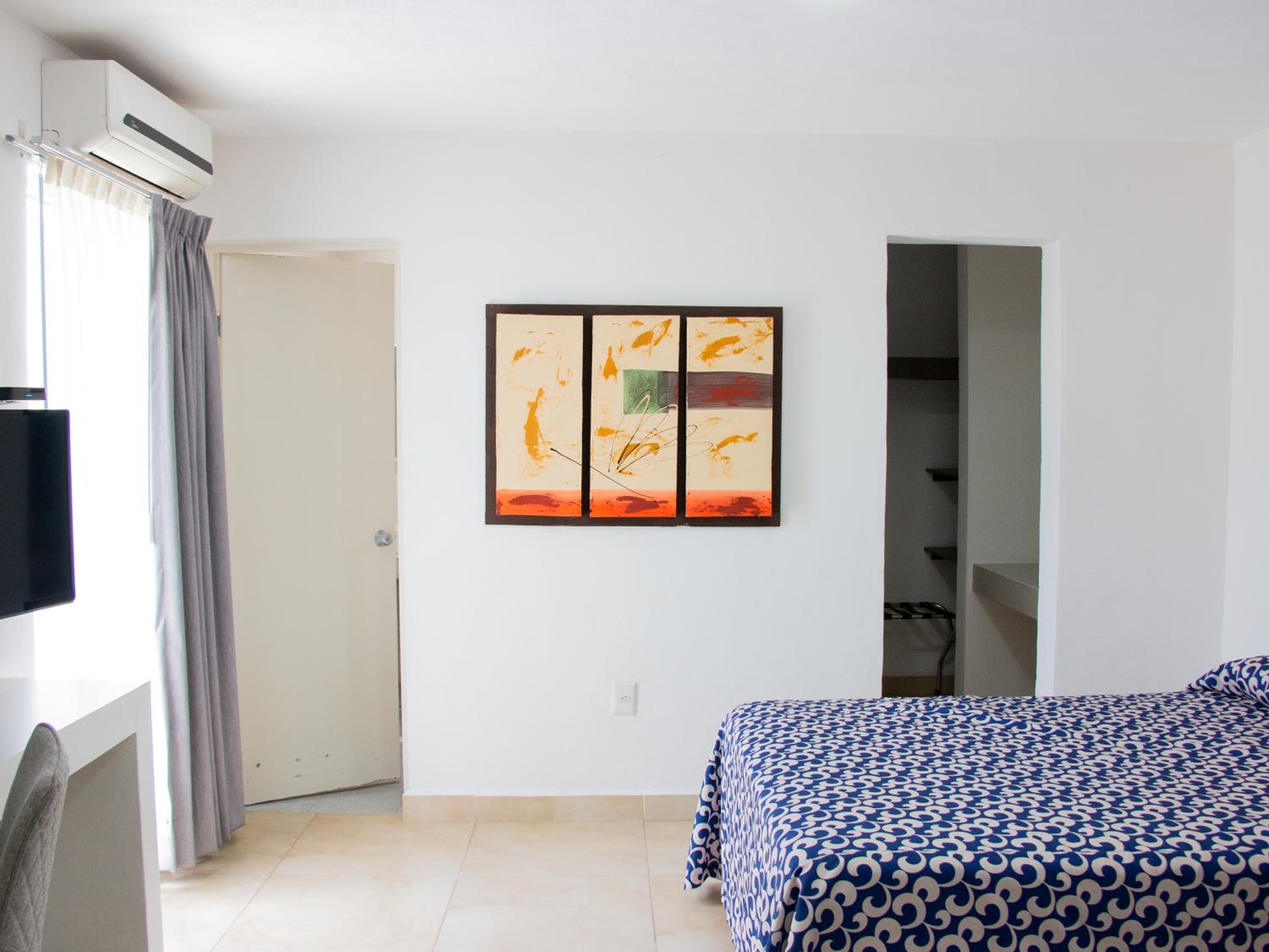 Double Room with Two Double Beds - Photo 1