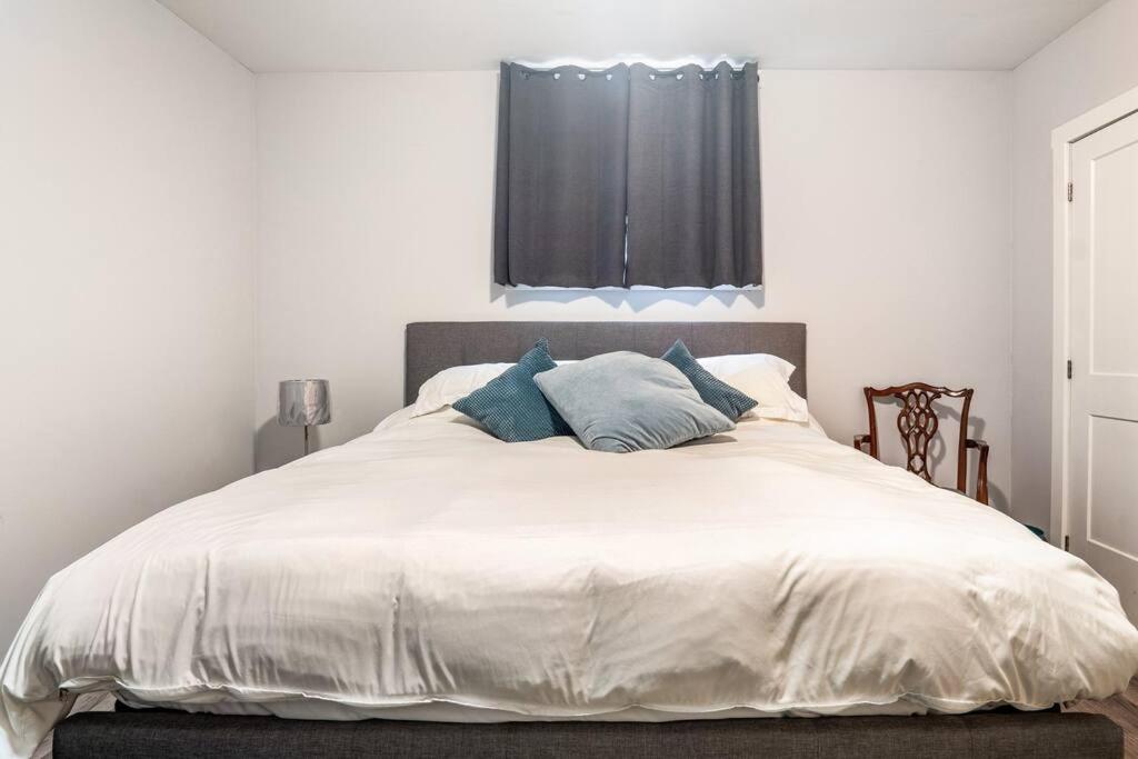 Three-Bedroom Apartment photo 3