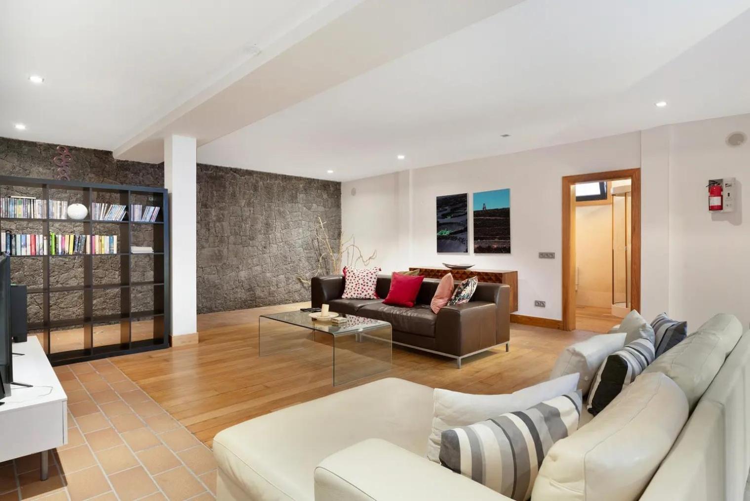 Three-Bedroom Villa photo 2