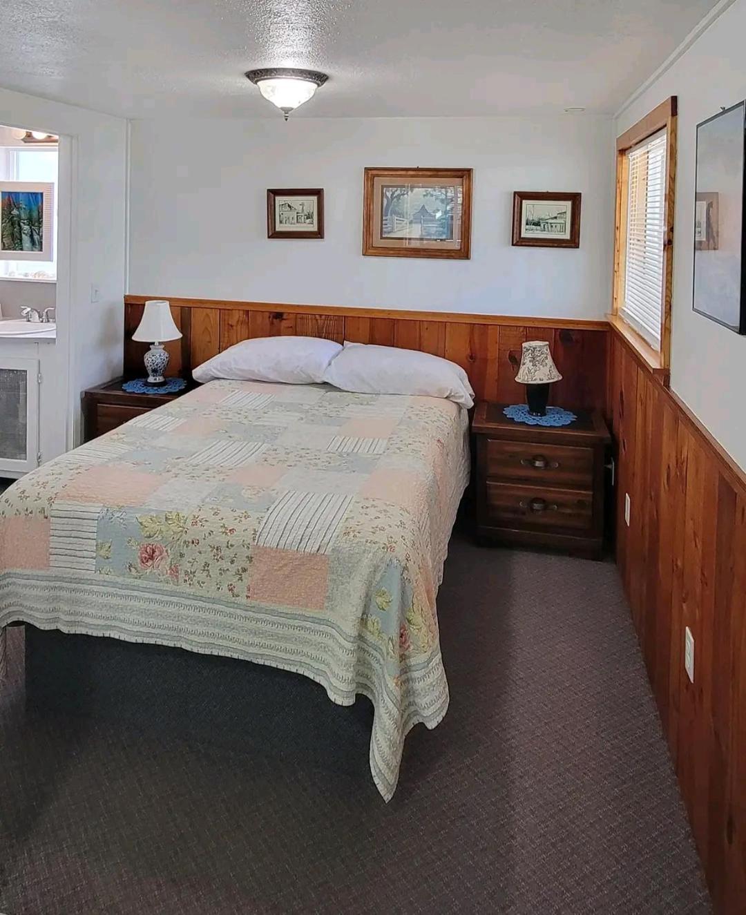 Deluxe Double Room with Shower photo 1