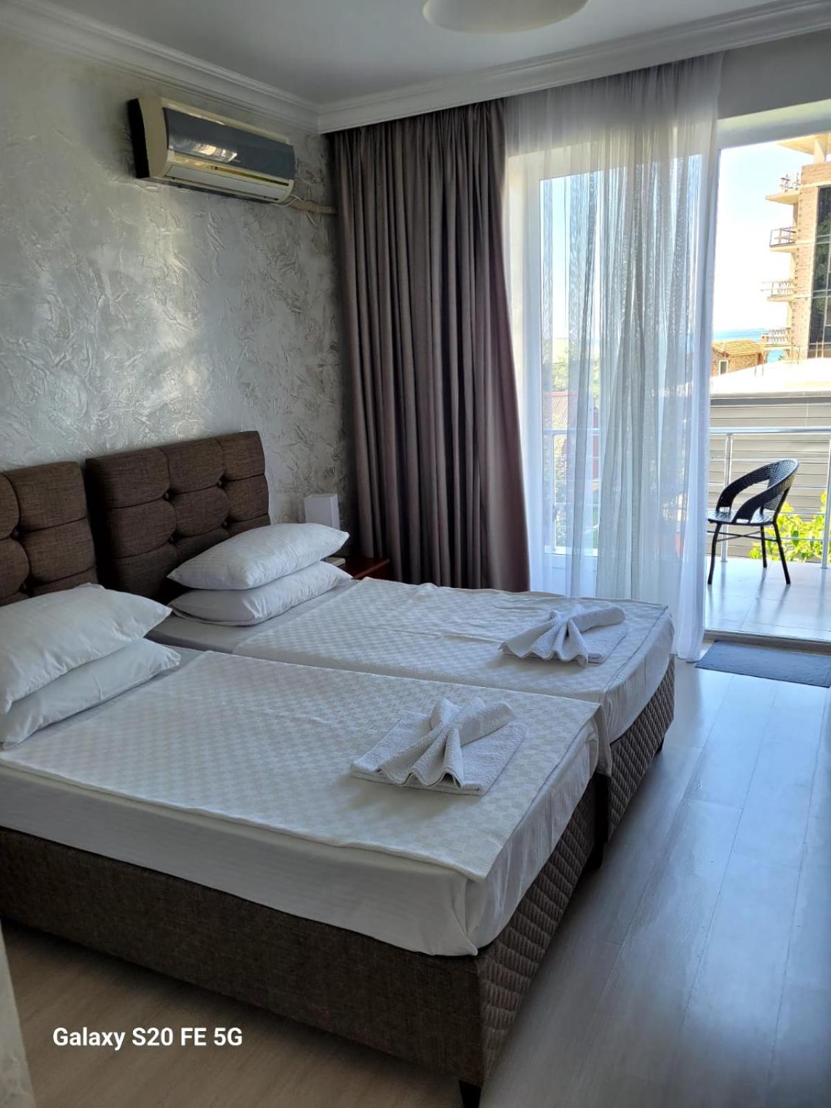 Standard Twin Room with Sea View photo 1