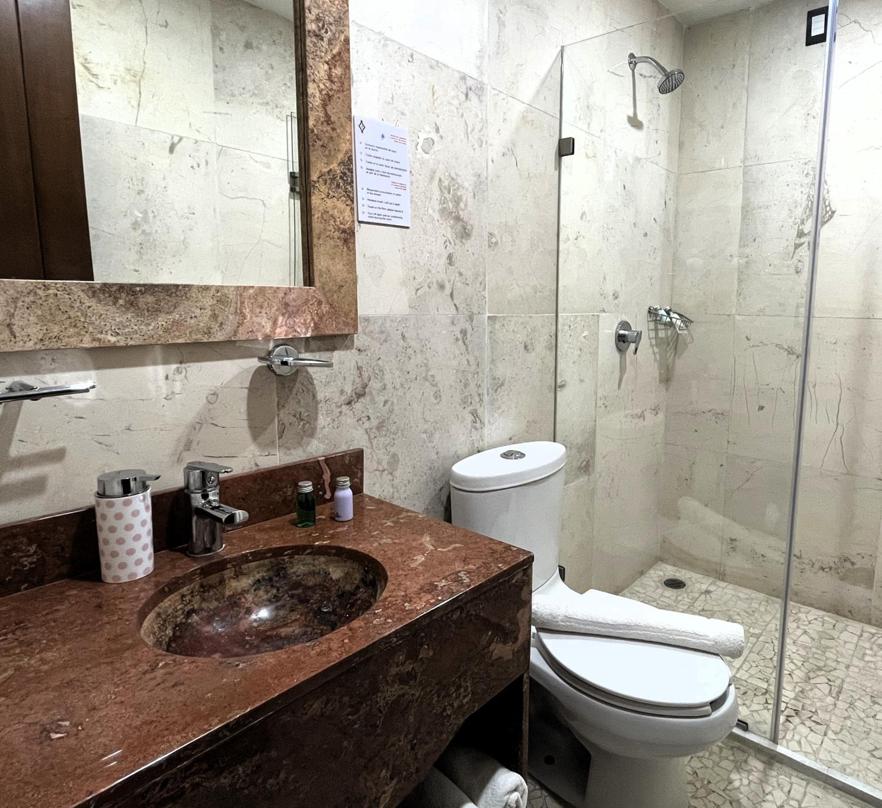 Large Double Room - Photo 3