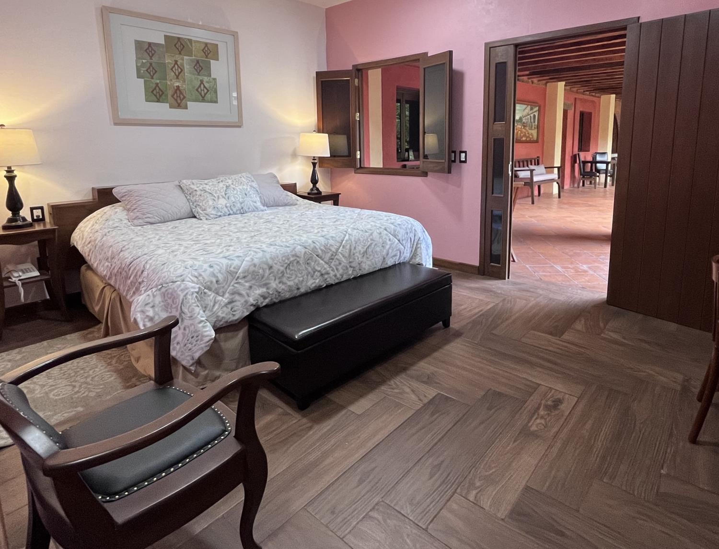Large Double Room - Photo 2