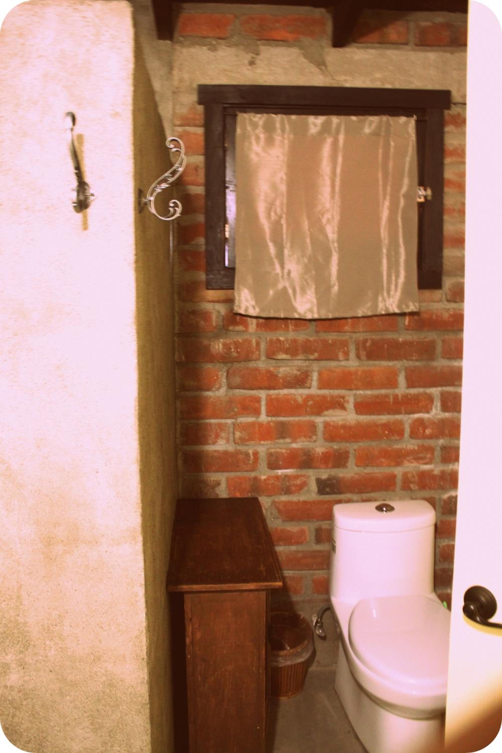 Quadruple Room with Bathroom - Photo 9