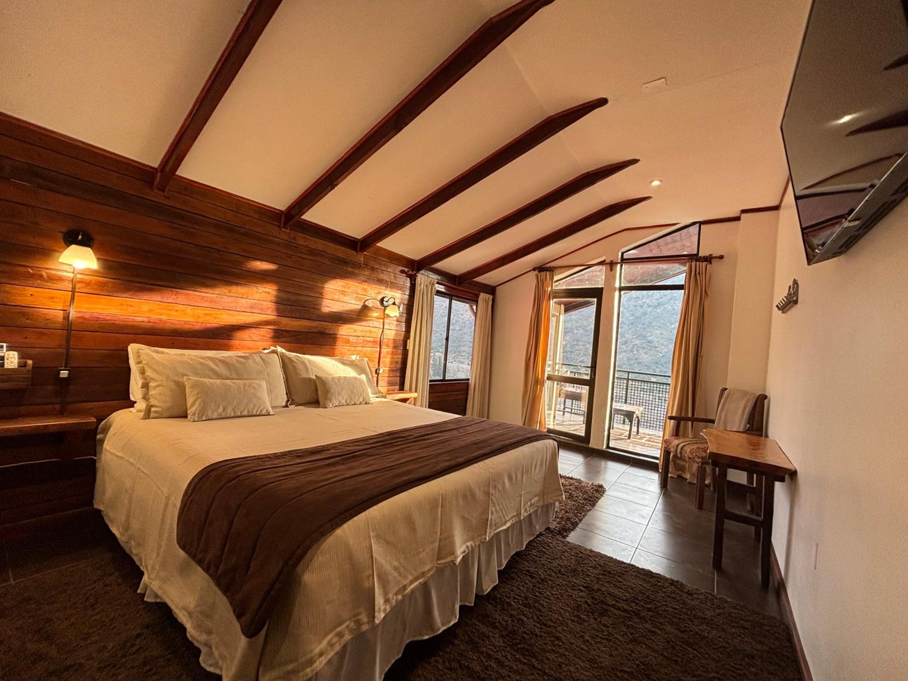 King Room with Mountain View