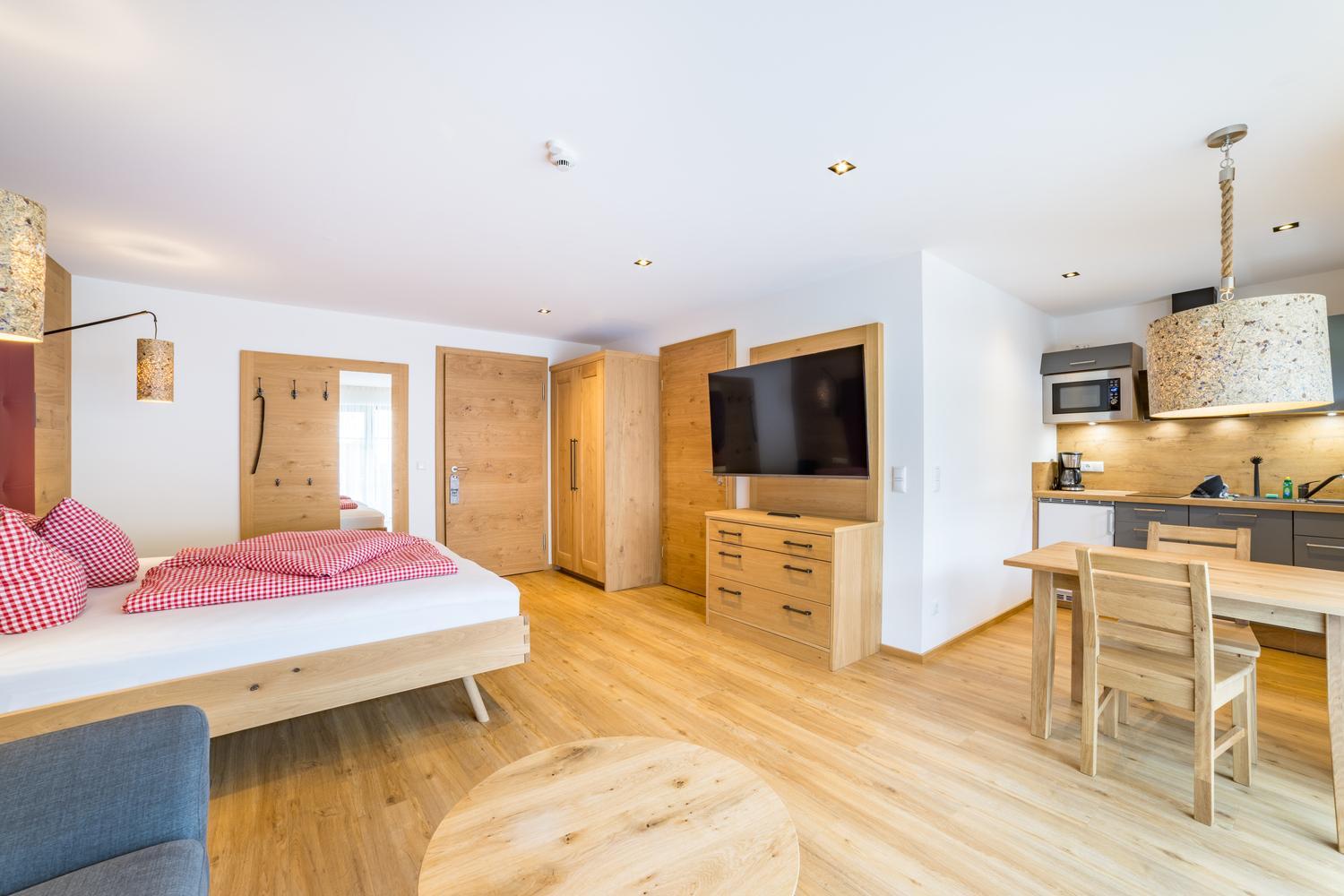 One-Bedroom Apartment with View photo 3