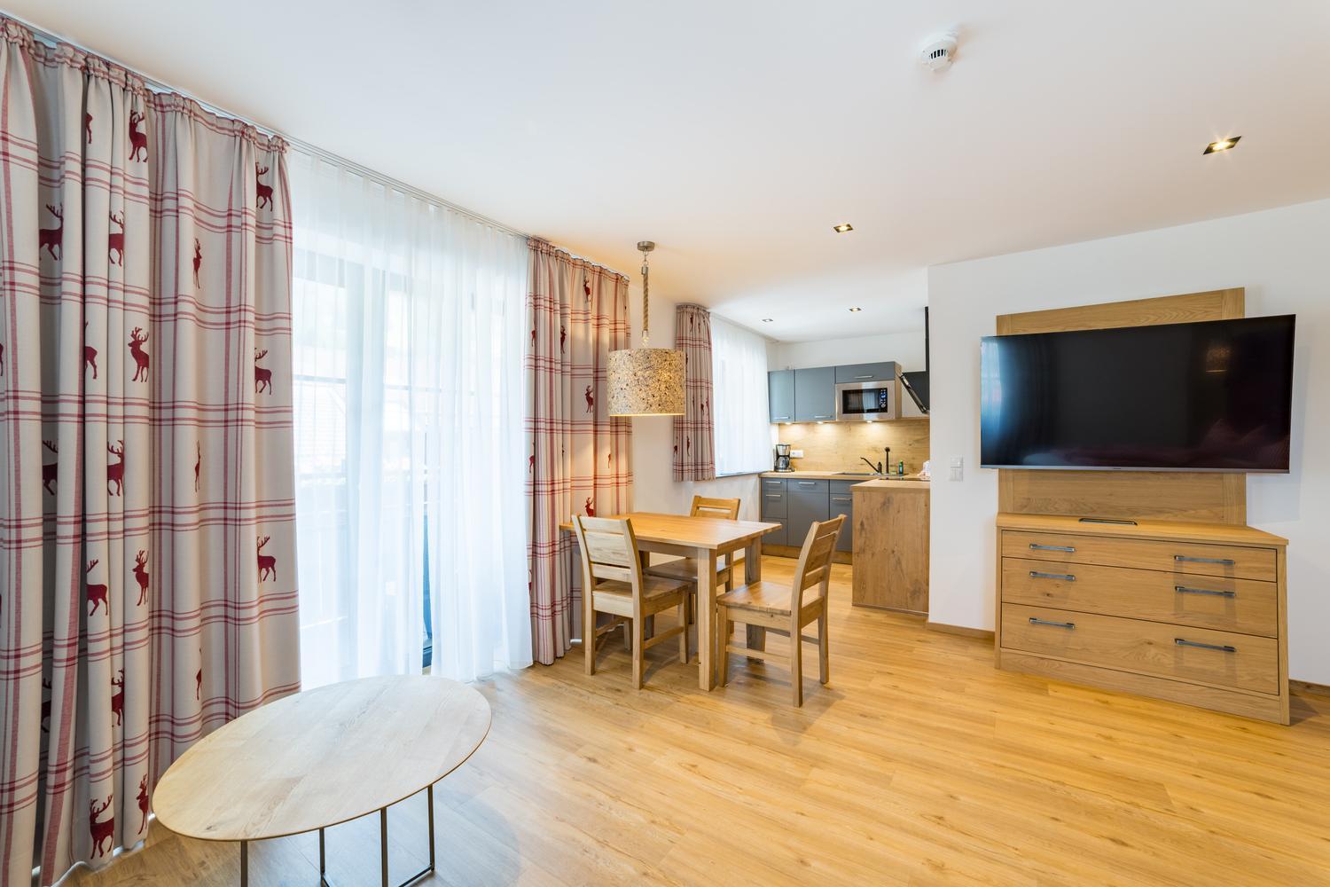 One-Bedroom Apartment with Balcony photo 2
