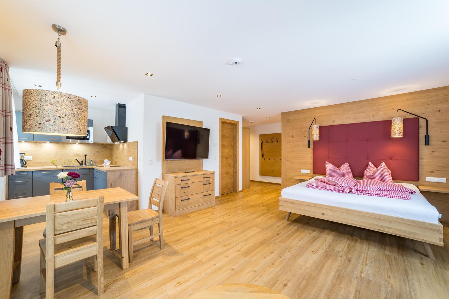 One-Bedroom Apartment with Balcony photo 1