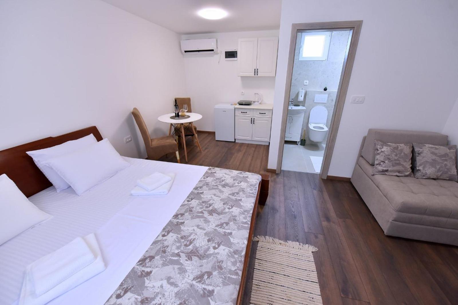 Studio Apartment
