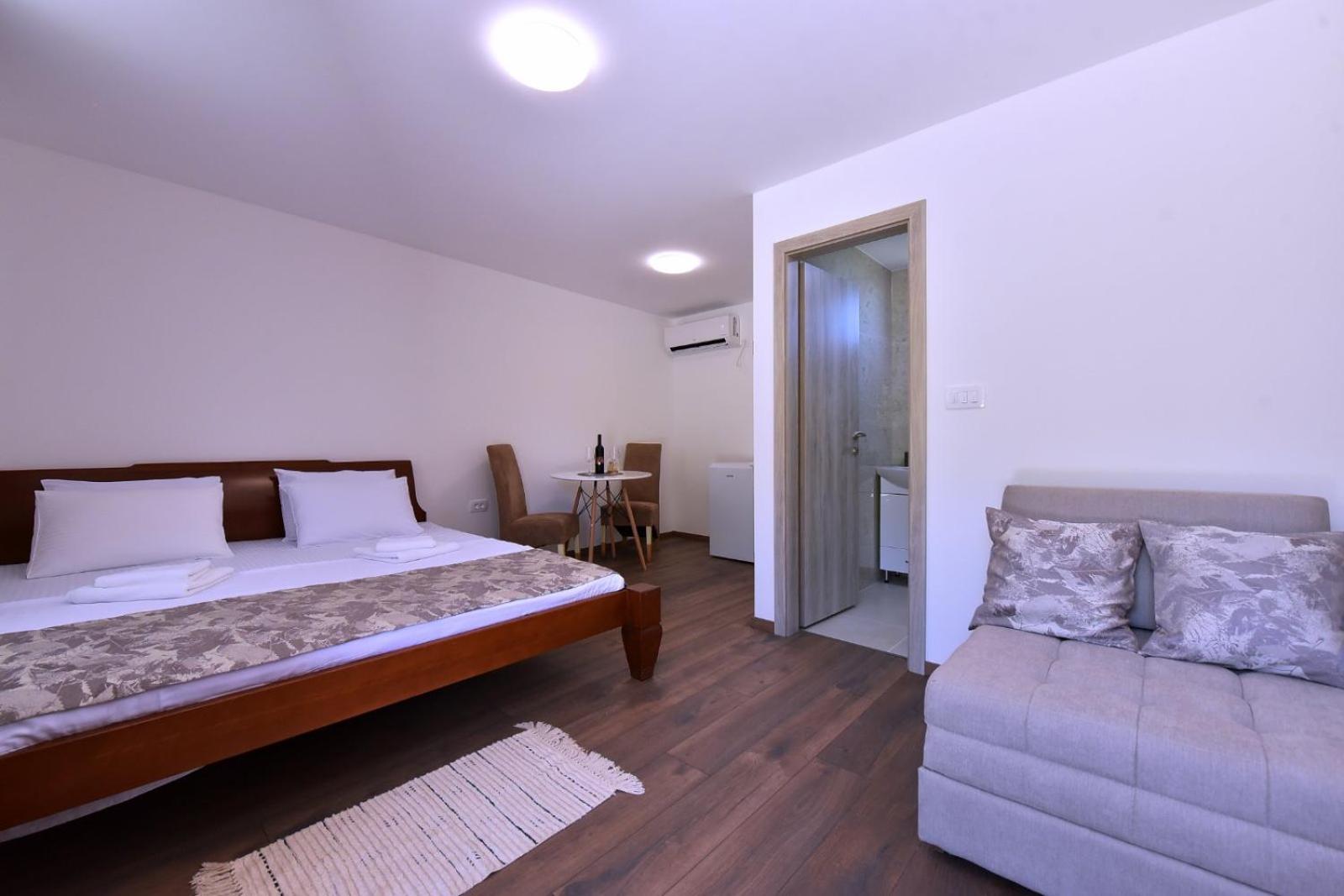 Studio Apartment photo 2