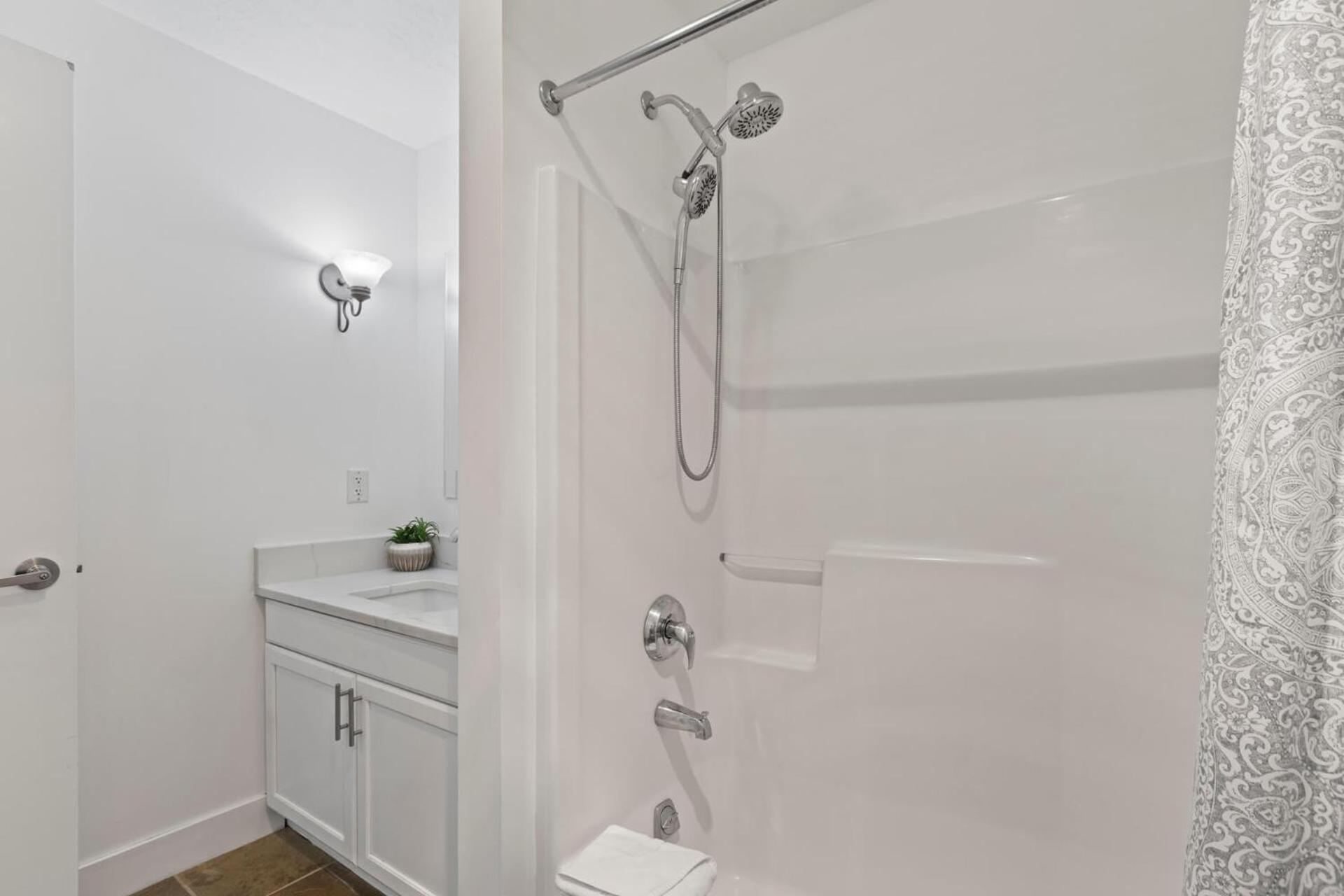 Two-Bedroom Apartment with Balcony photo 1