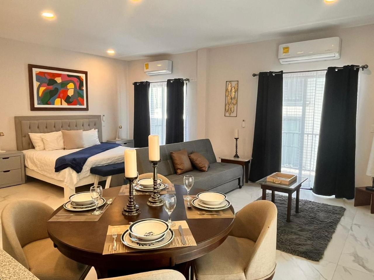 One-Bedroom Apartment - Photo 1
