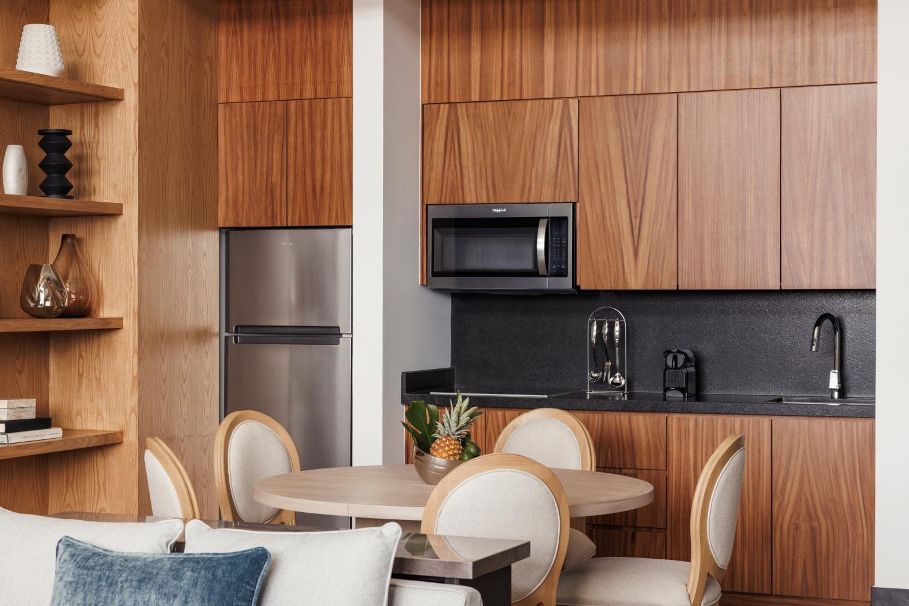 Two Bedroom Loft + Cirque du Soleil LUDÕ Show and Dinner Experience