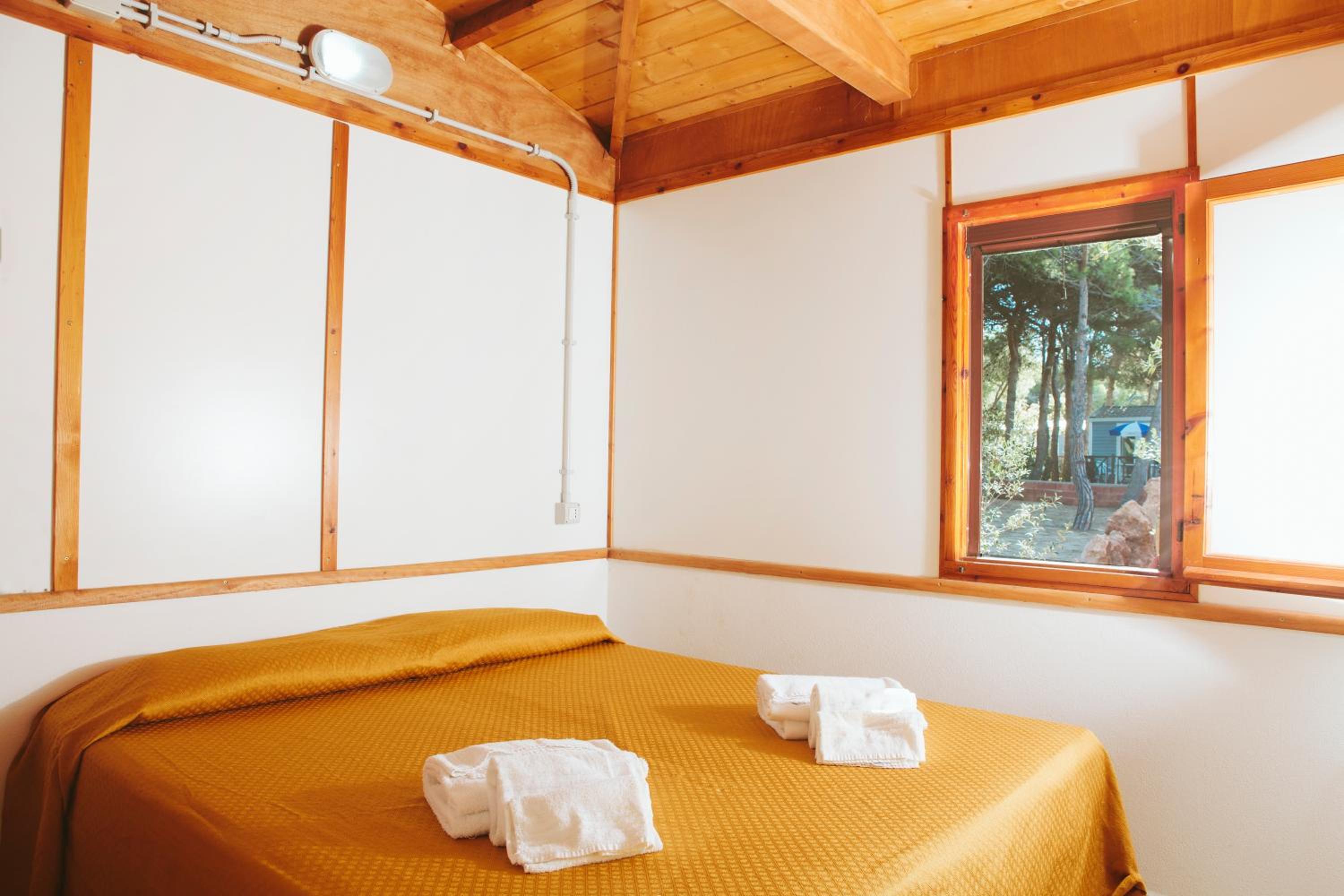 Bungalow (4 Adults)