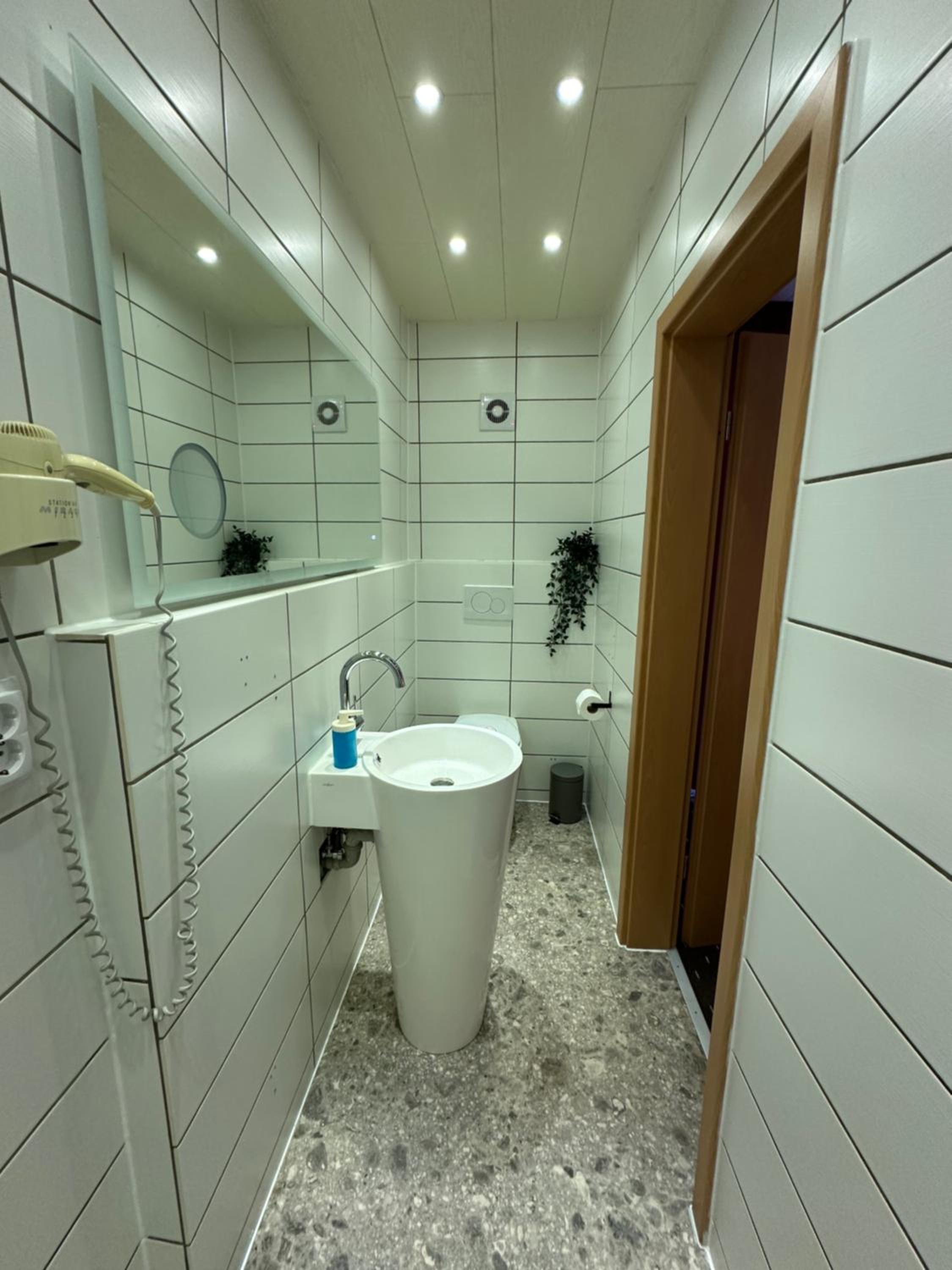 Deluxe Double Room with Balcony photo 3