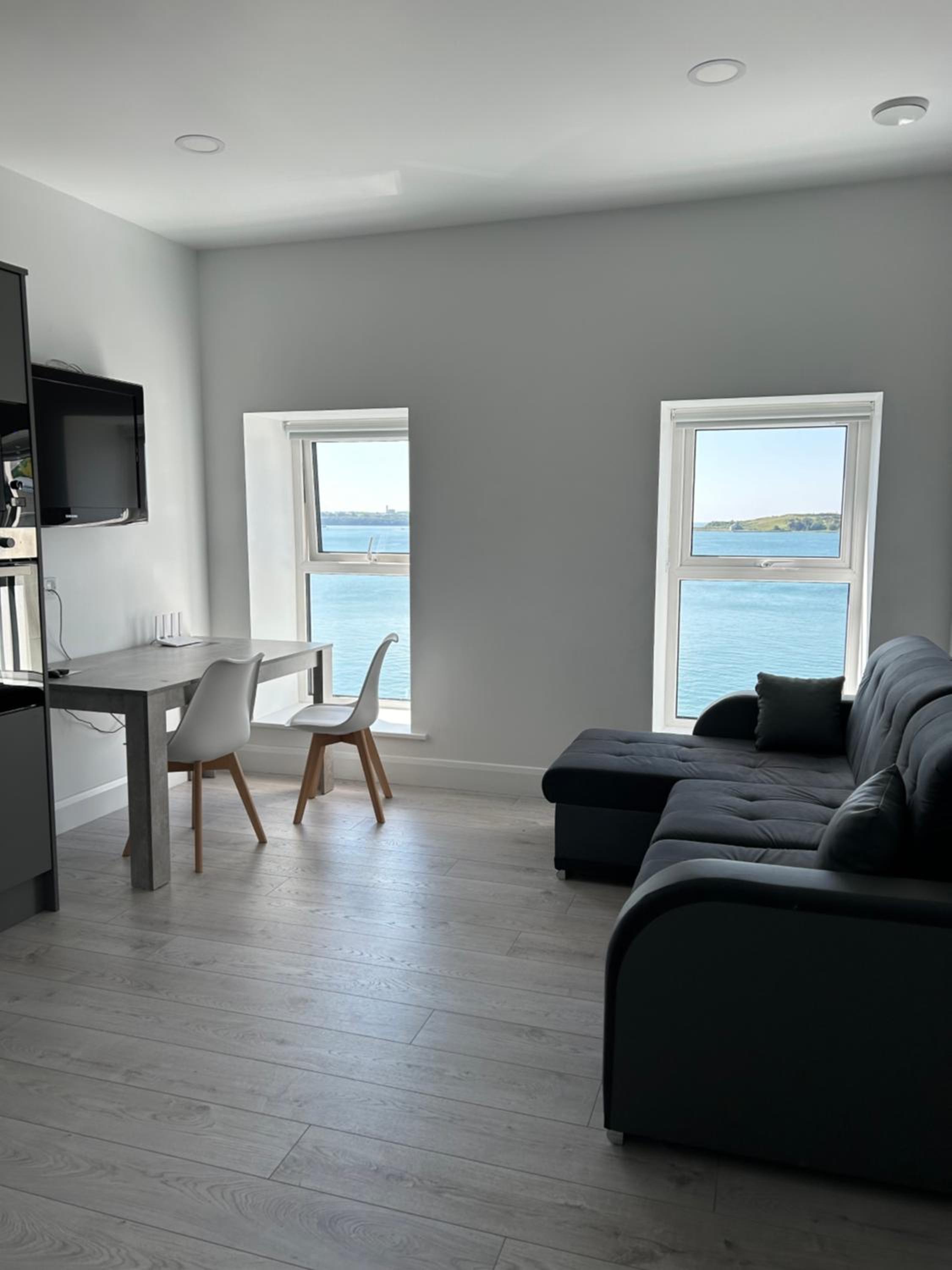 One-Bedroom Apartment with Sea View