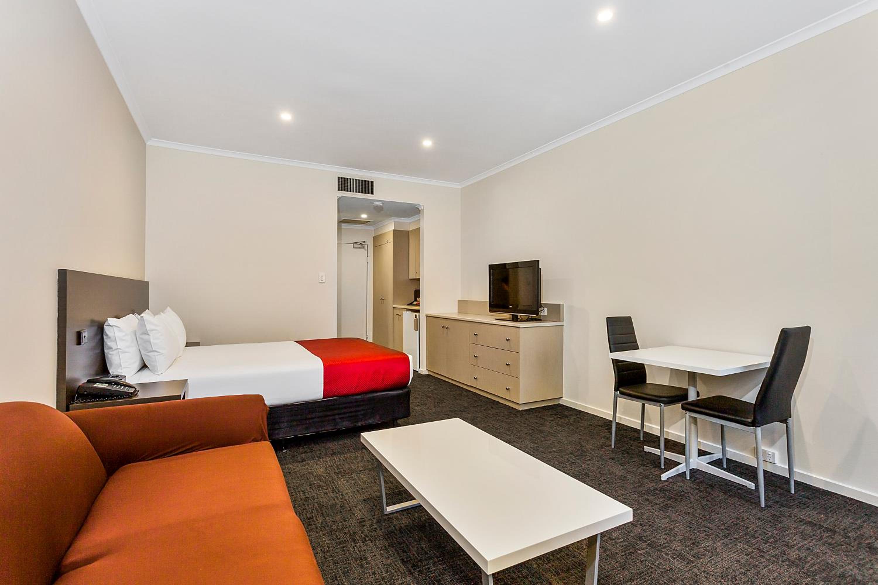 Deluxe Queen Room - Photo 2