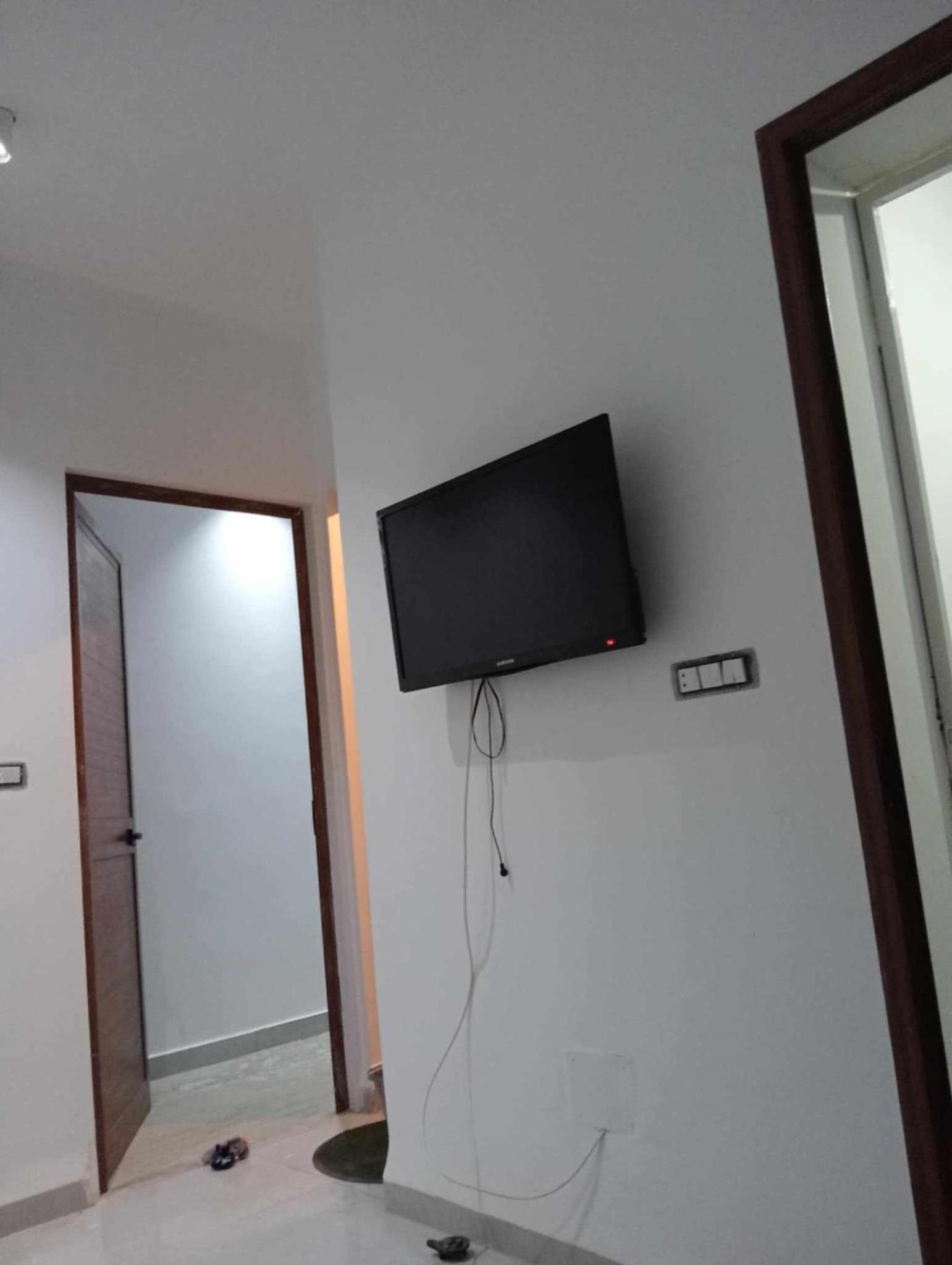 One-Bedroom House photo 1