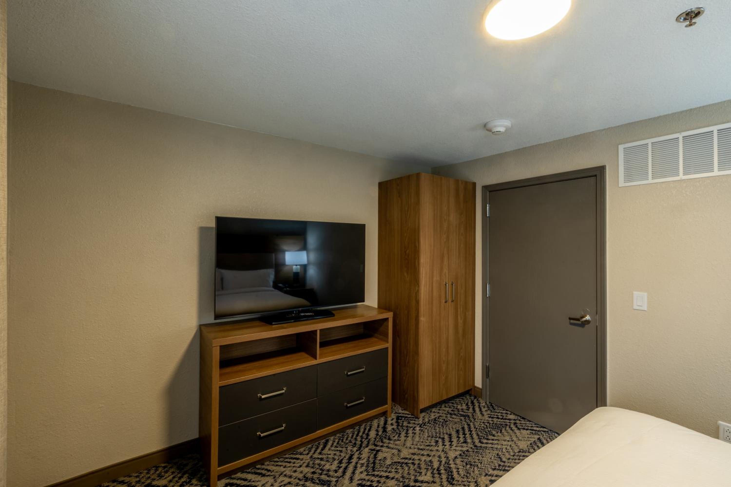 One-Bedroom King Suite - Photo 1