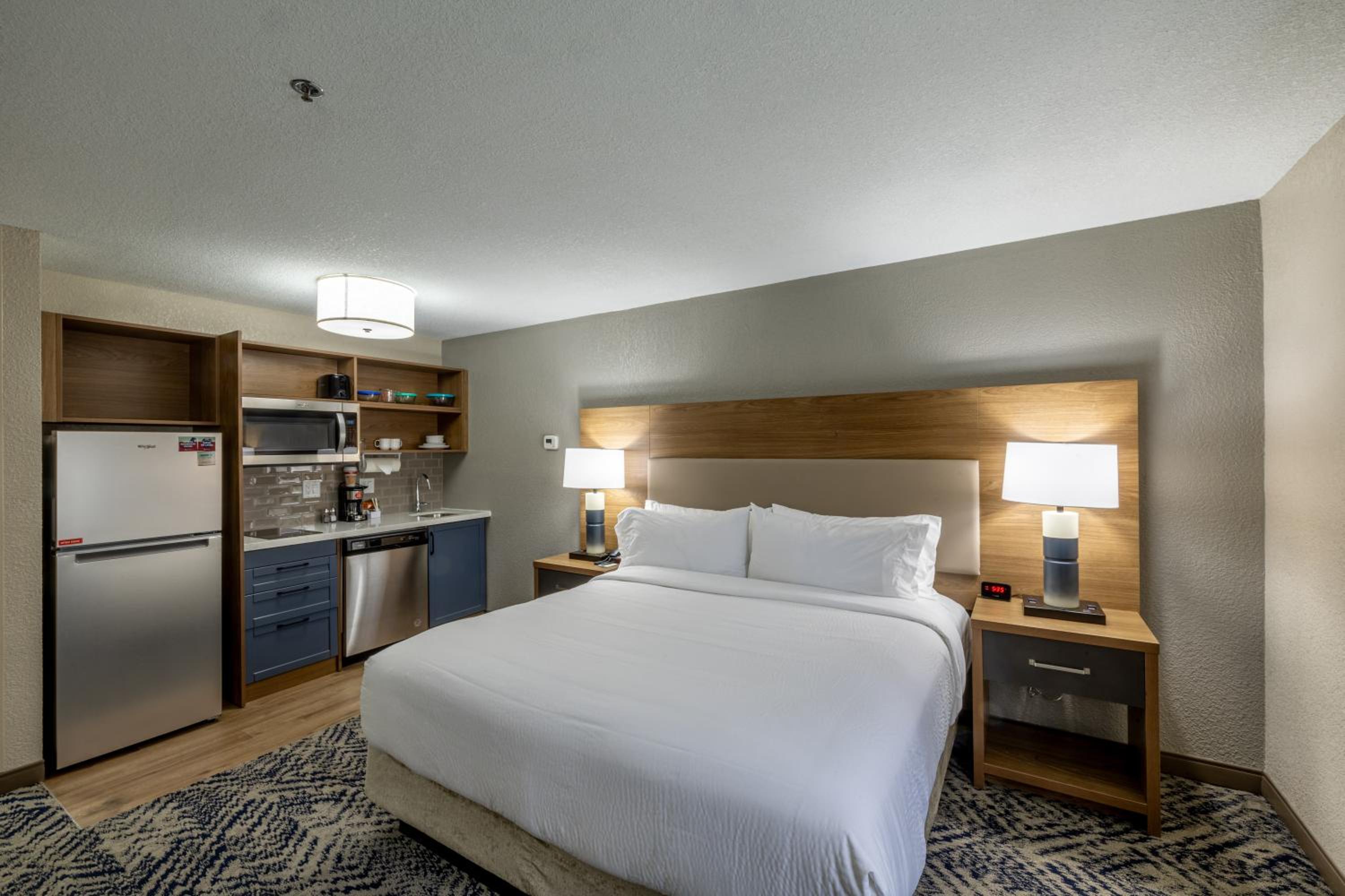King Studio Suite - Photo 3