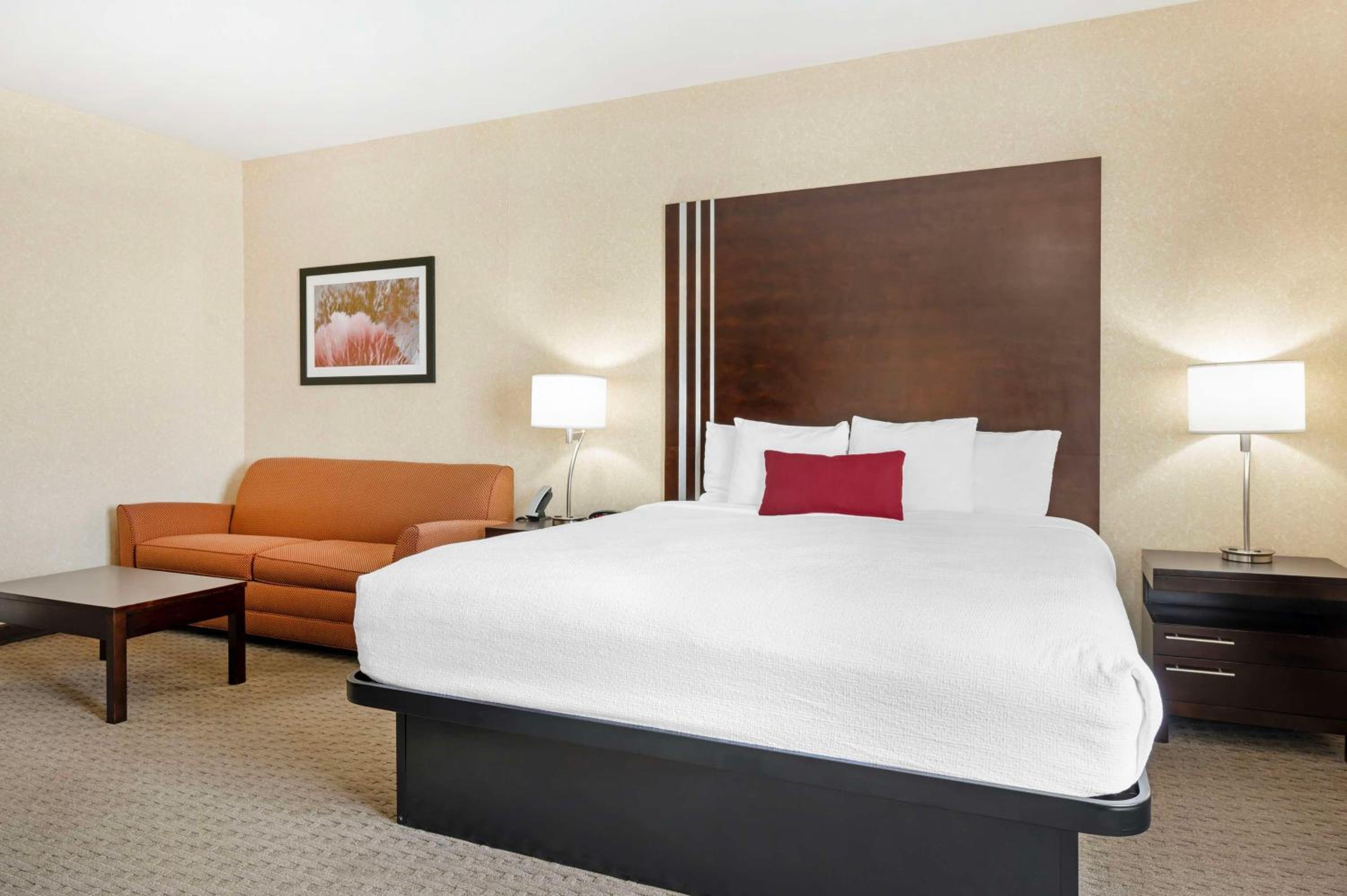 Executive King Room with Sofa Bed - Non Smoking photo 1