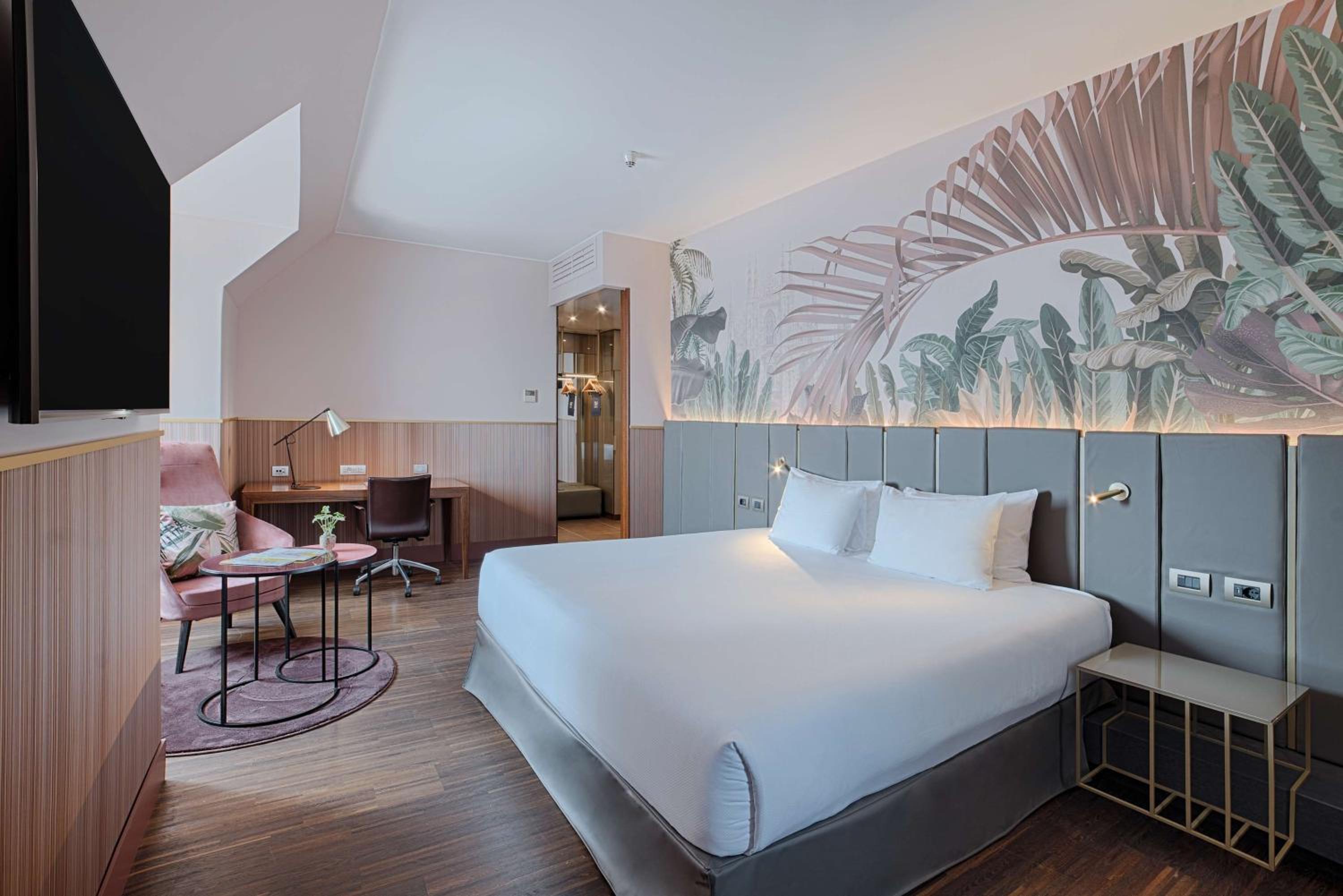 Junior Suite VIP Floor with Extra Bed (2 Adults + 1 Child)