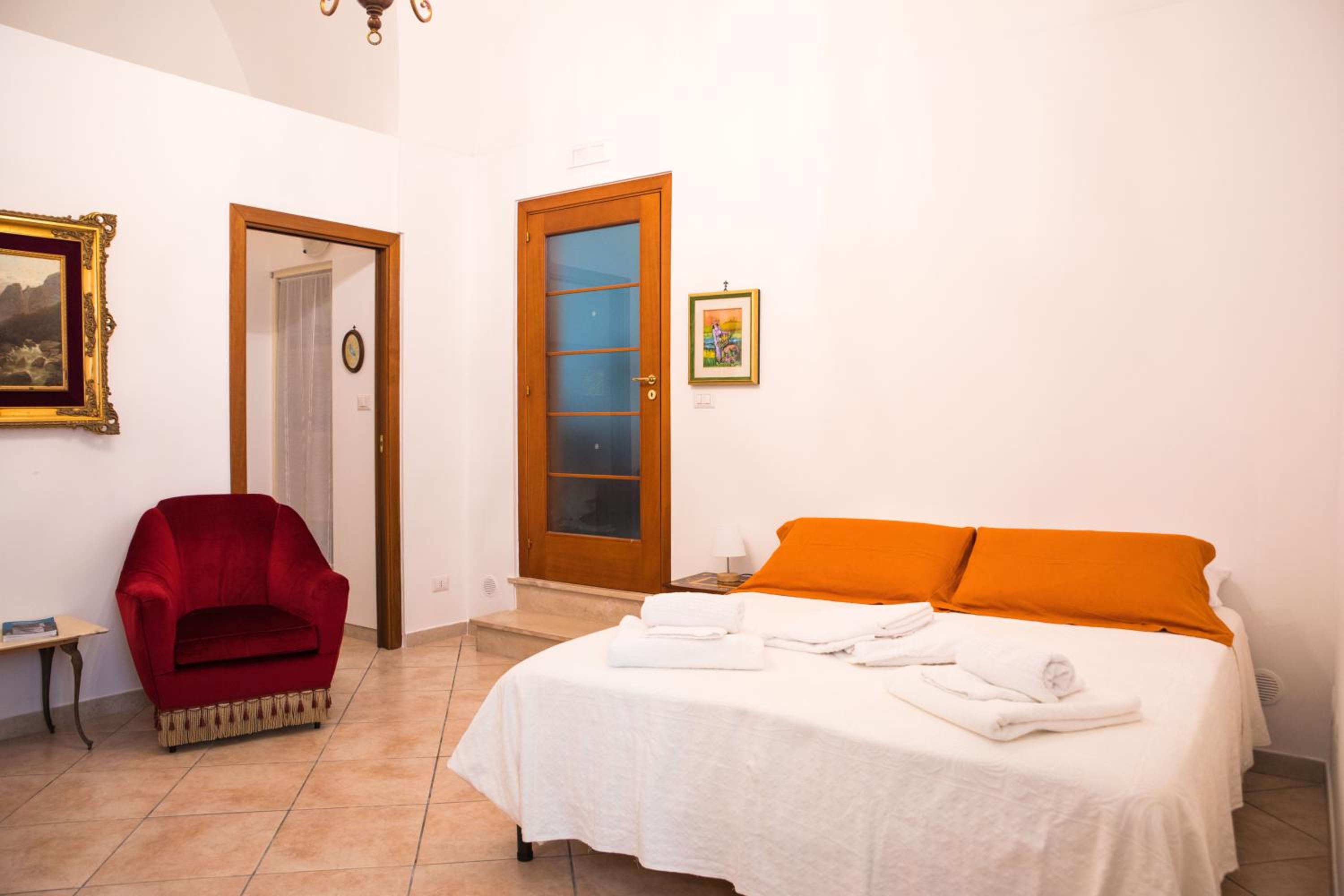 One-Bedroom House photo 1
