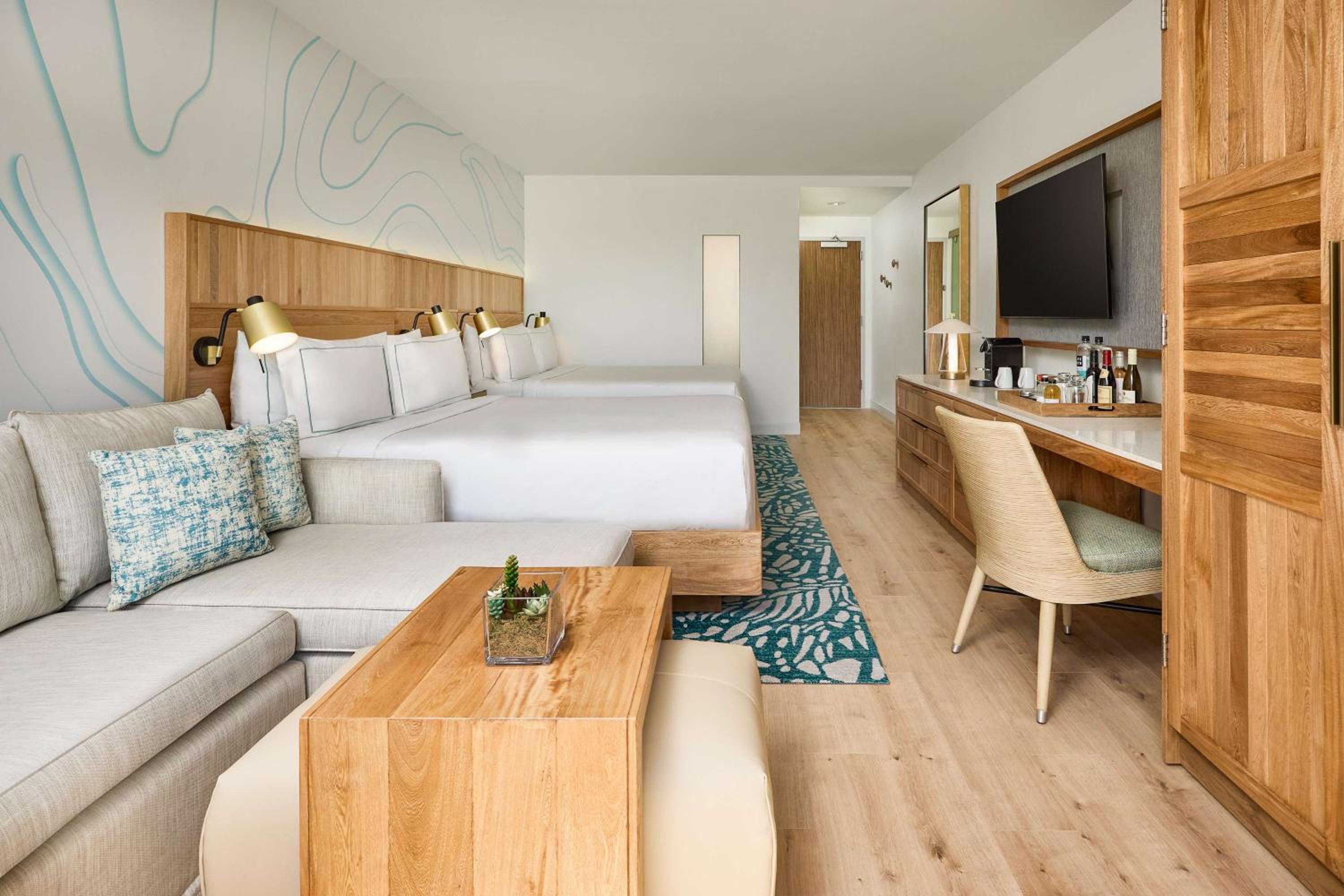 Superior Queen Room With Two Queen Beds And Tropical Garden - Pool View photo 1